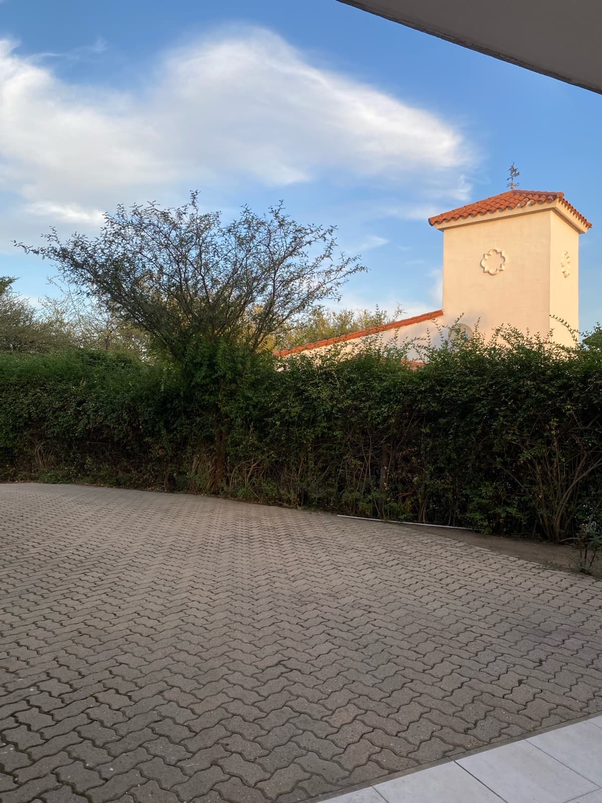 HOUSE FOR RENT IN COSTA VERDE