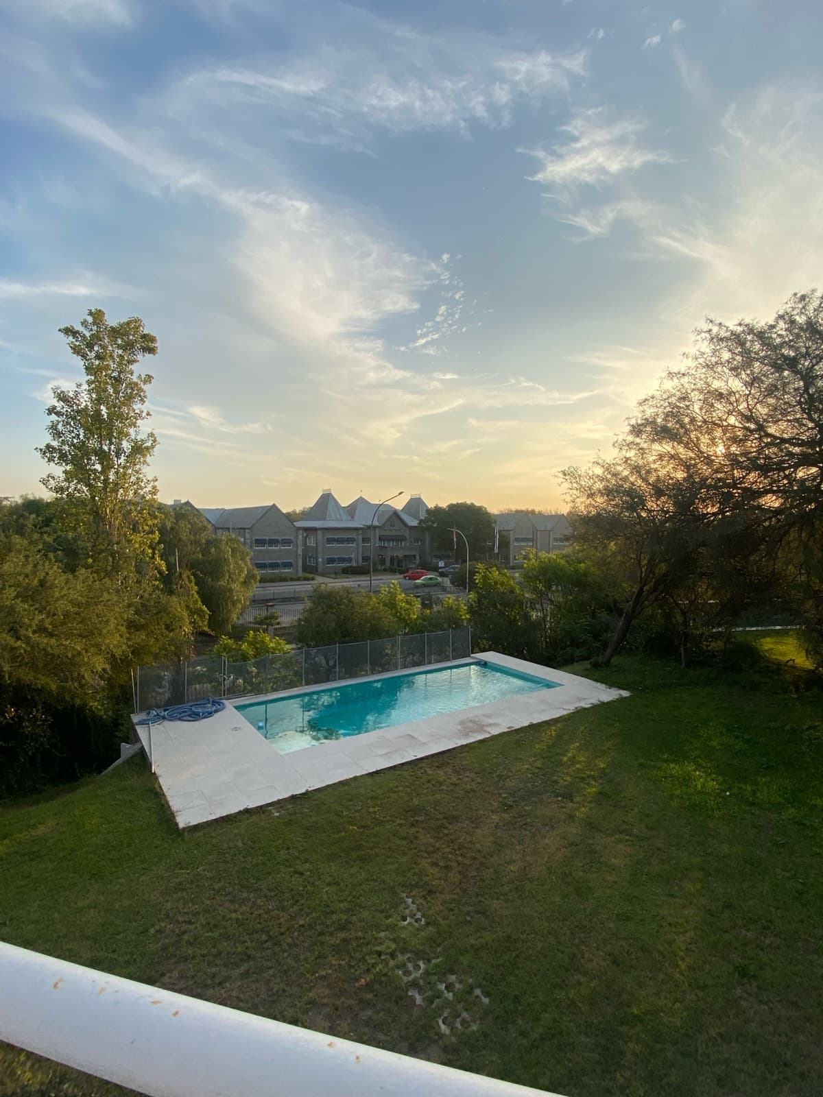 HOUSE FOR RENT IN COSTA VERDE