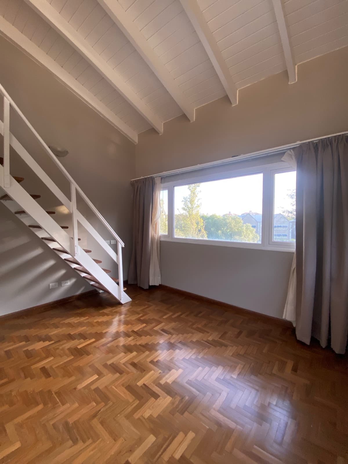 HOUSE FOR RENT IN COSTA VERDE