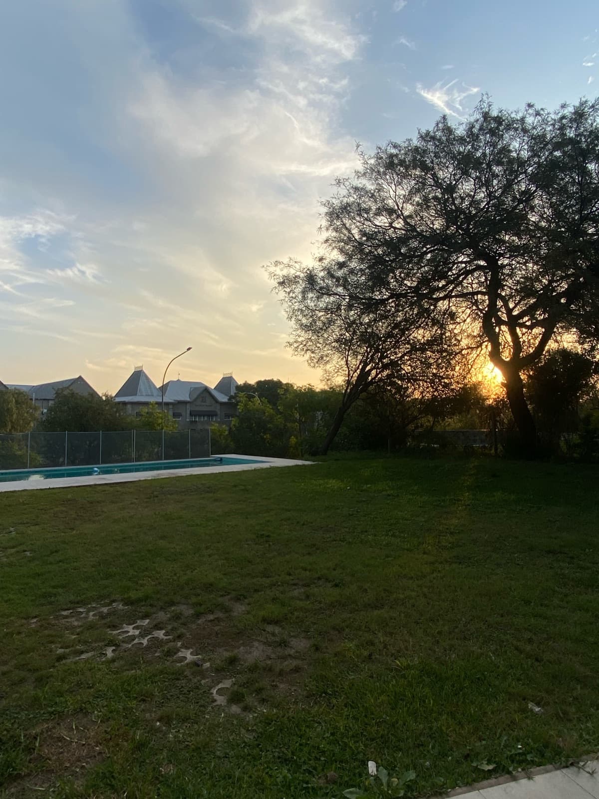 HOUSE FOR RENT IN COSTA VERDE