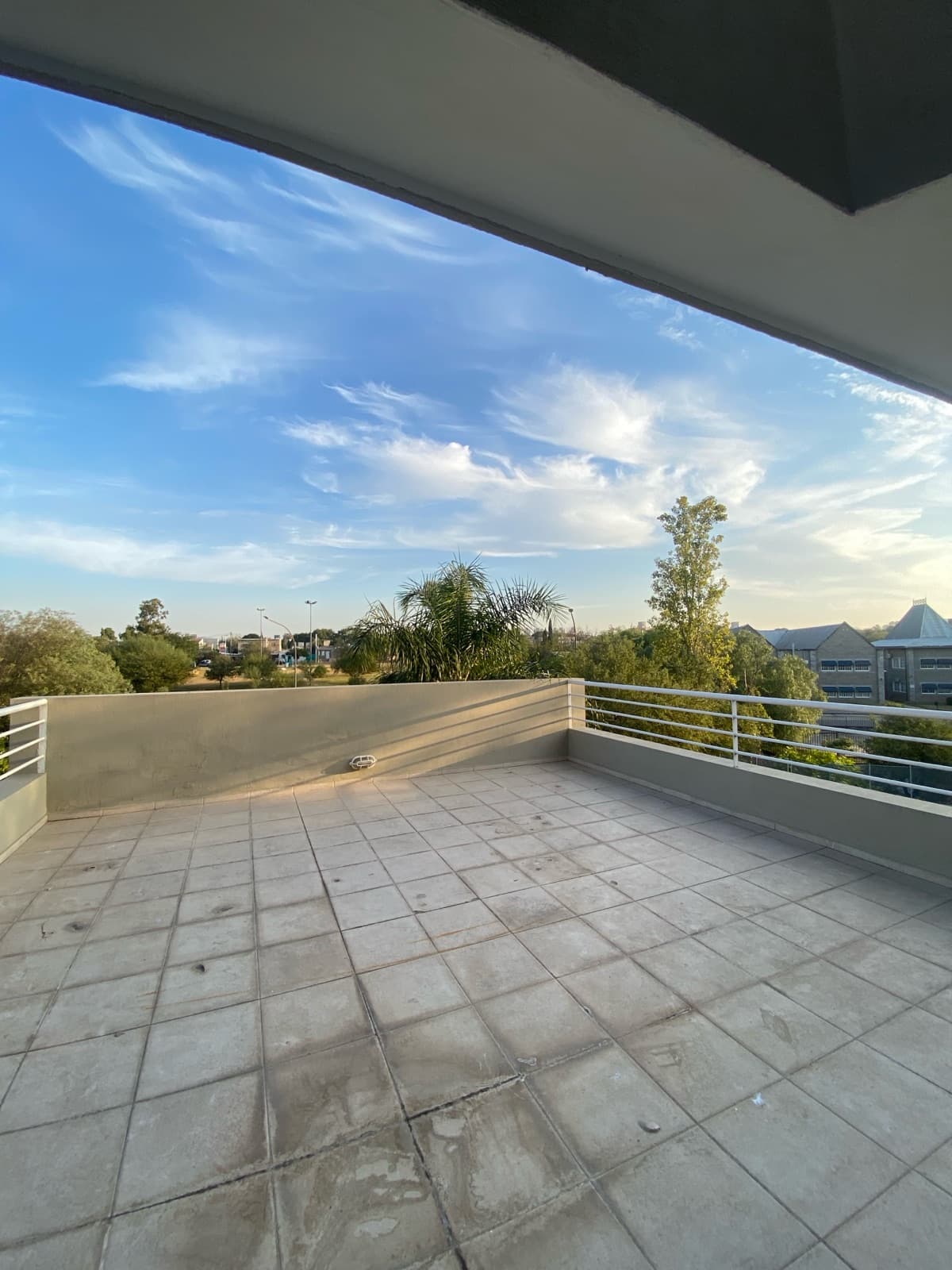 HOUSE FOR RENT IN COSTA VERDE