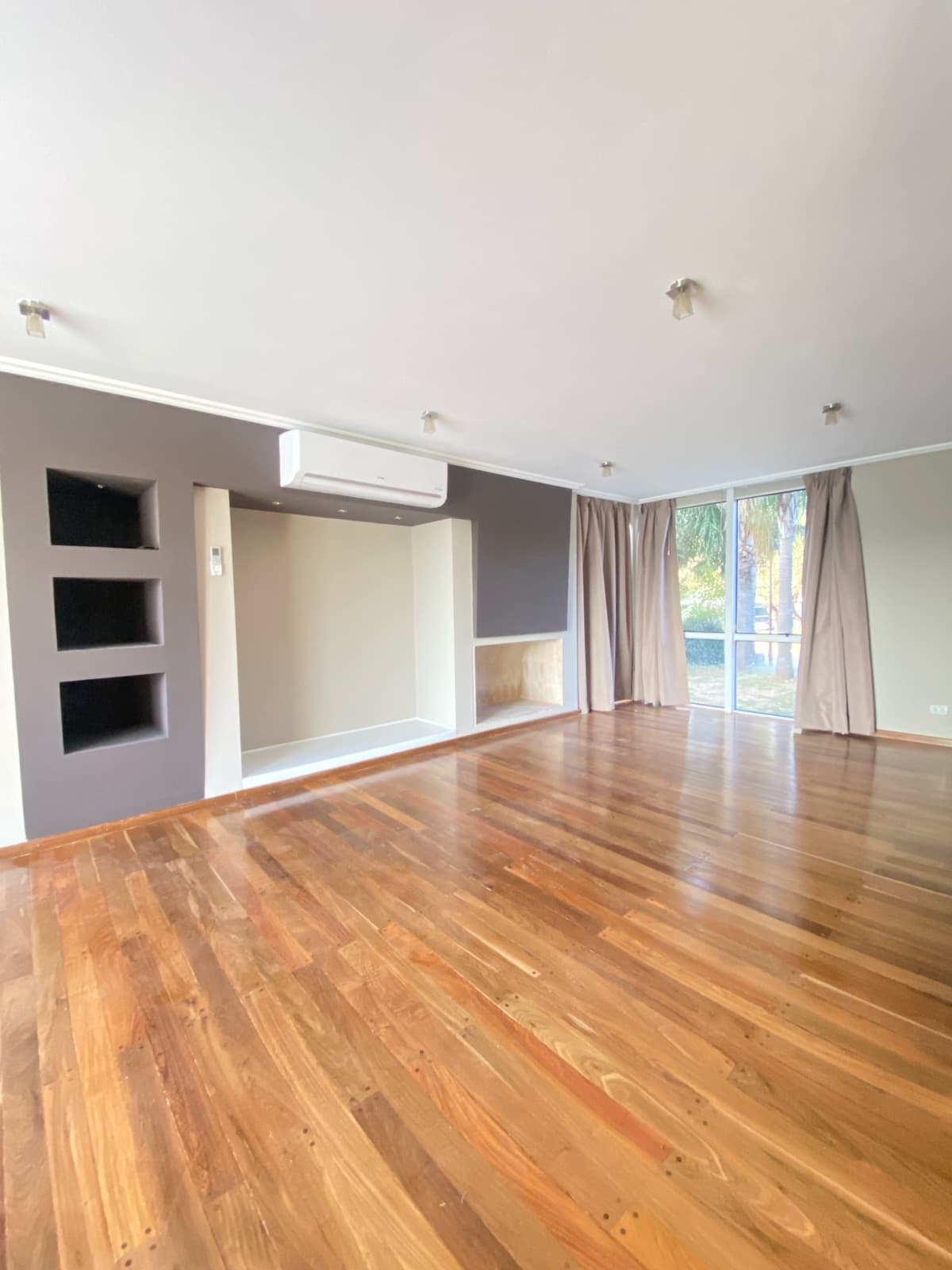 HOUSE FOR RENT IN COSTA VERDE