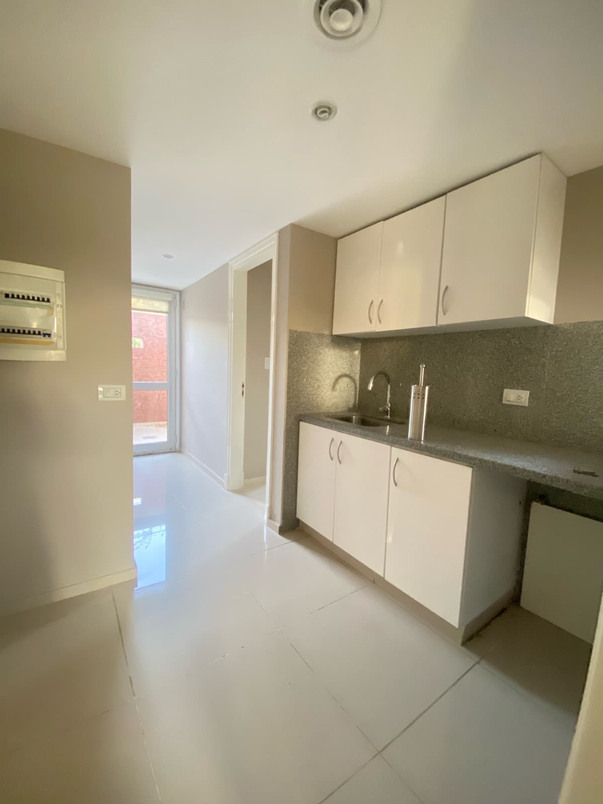 HOUSE FOR RENT IN COSTA VERDE