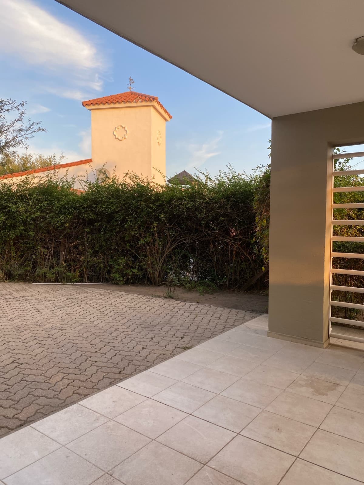 HOUSE FOR RENT IN COSTA VERDE