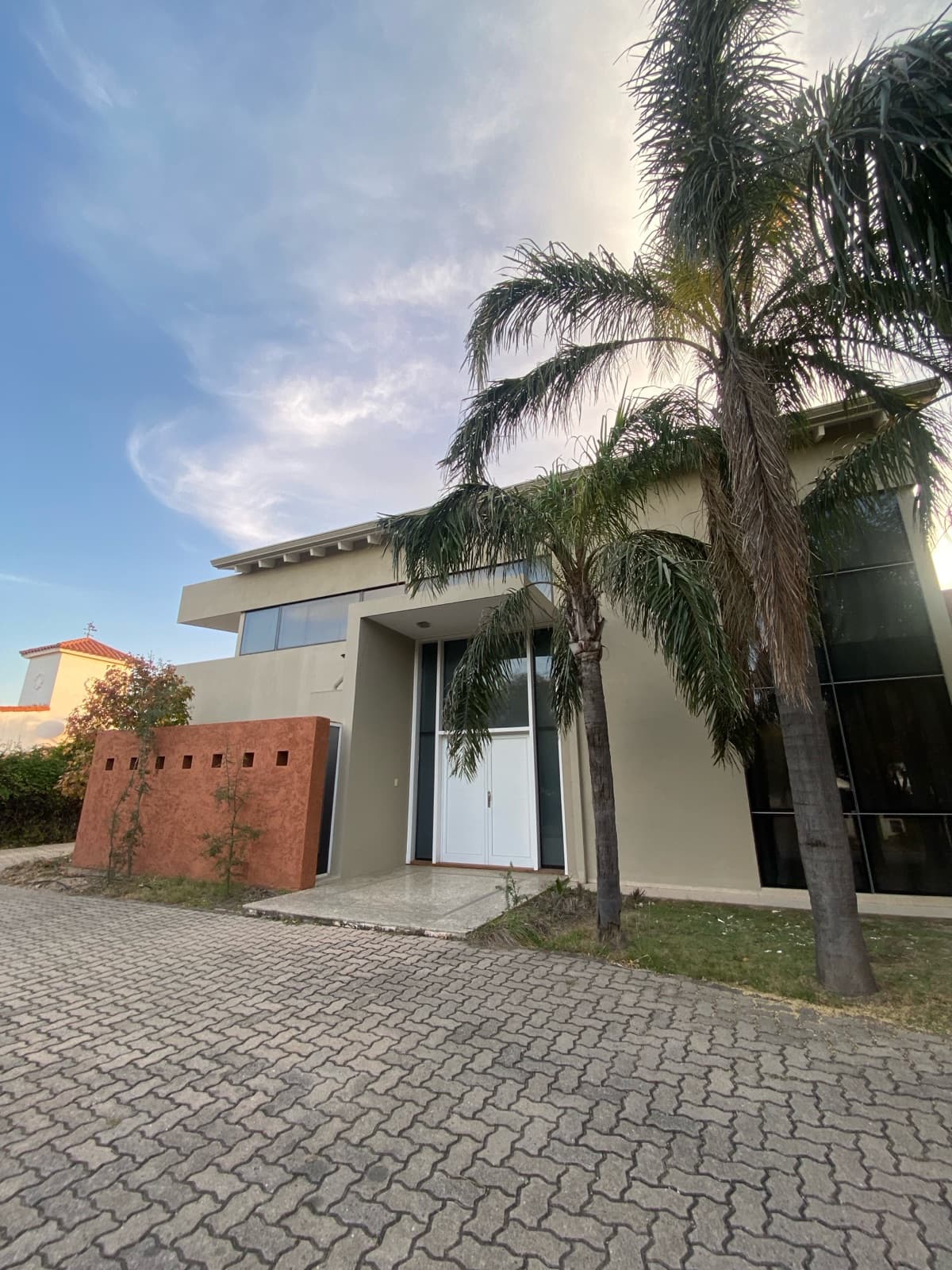 HOUSE FOR RENT IN COSTA VERDE