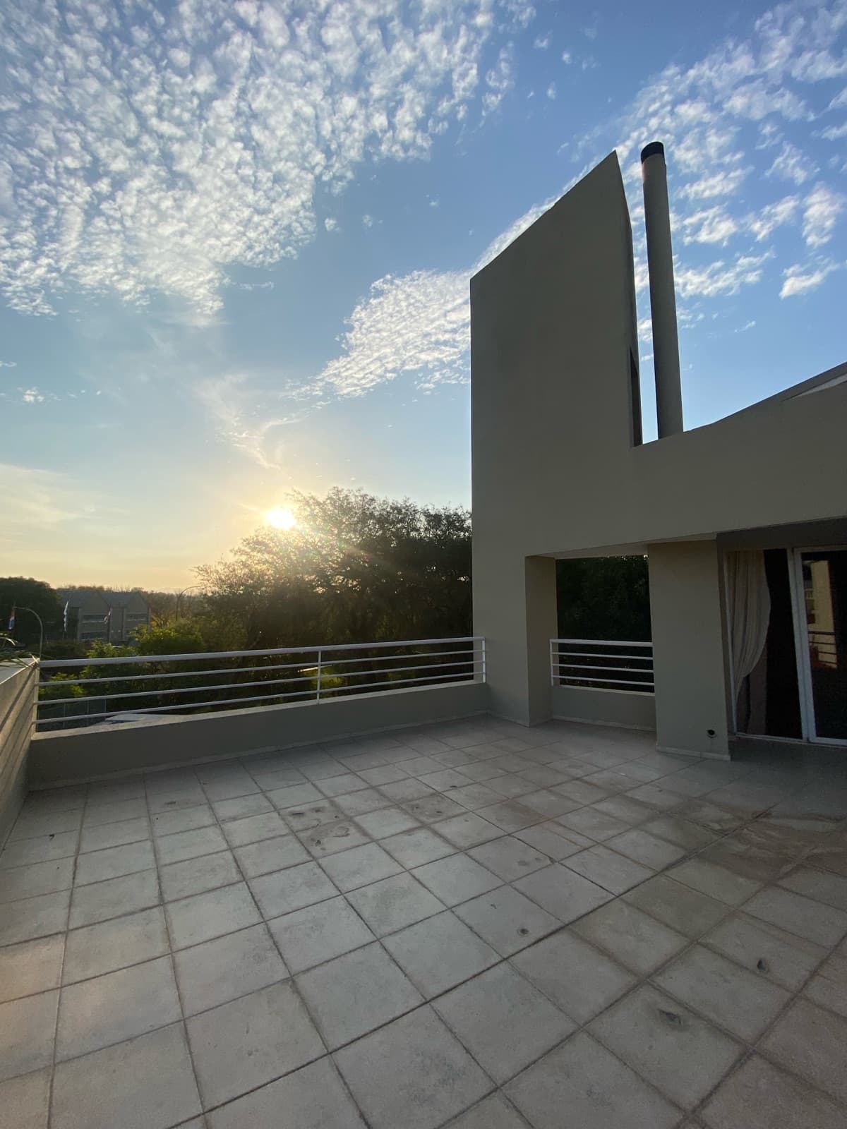 HOUSE FOR RENT IN COSTA VERDE
