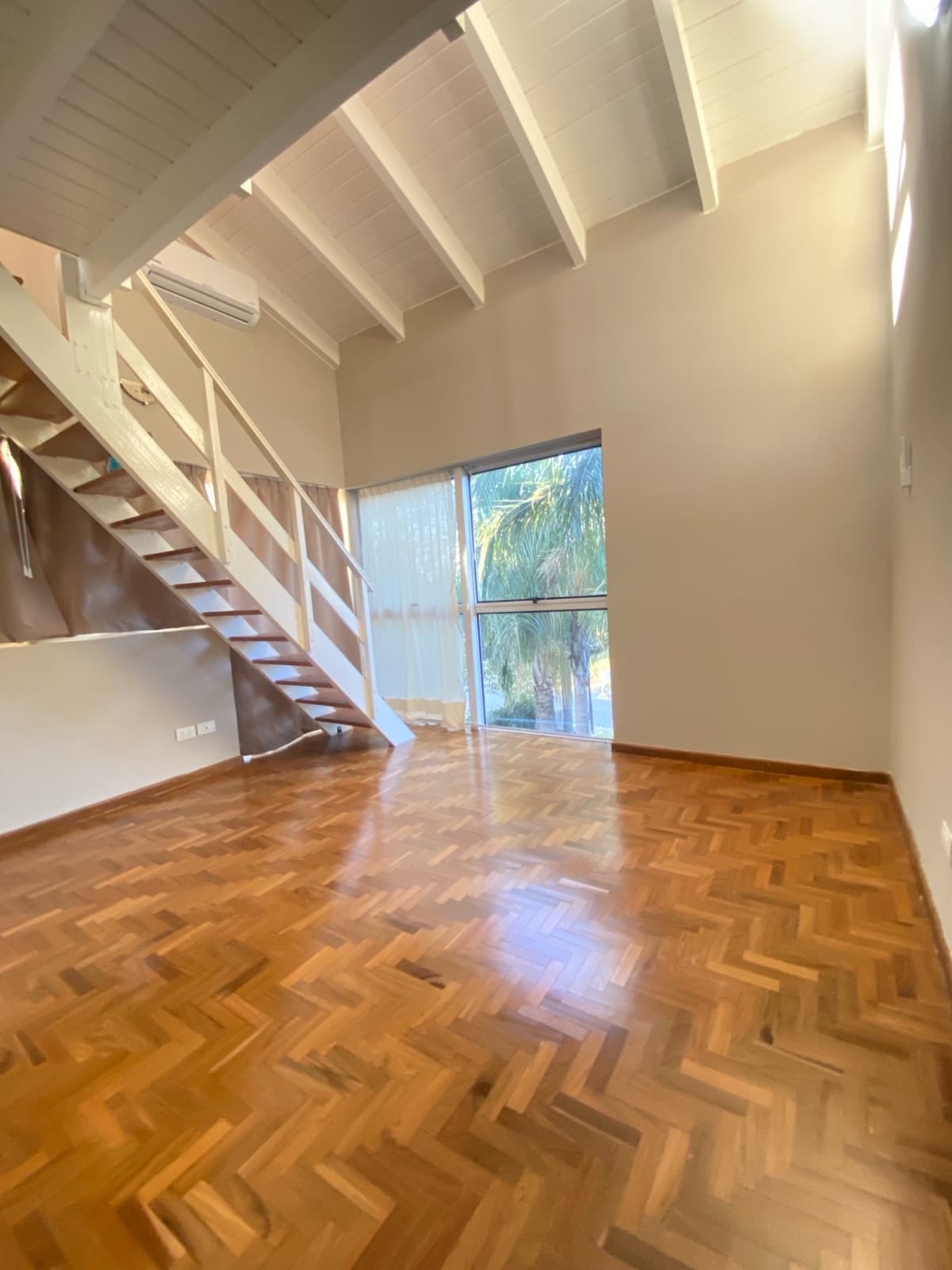 HOUSE FOR RENT IN COSTA VERDE