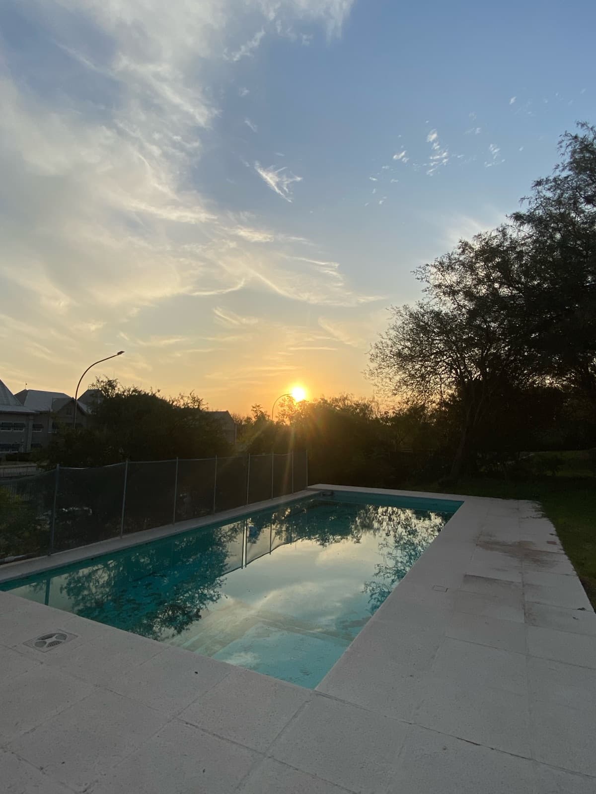 HOUSE FOR RENT IN COSTA VERDE