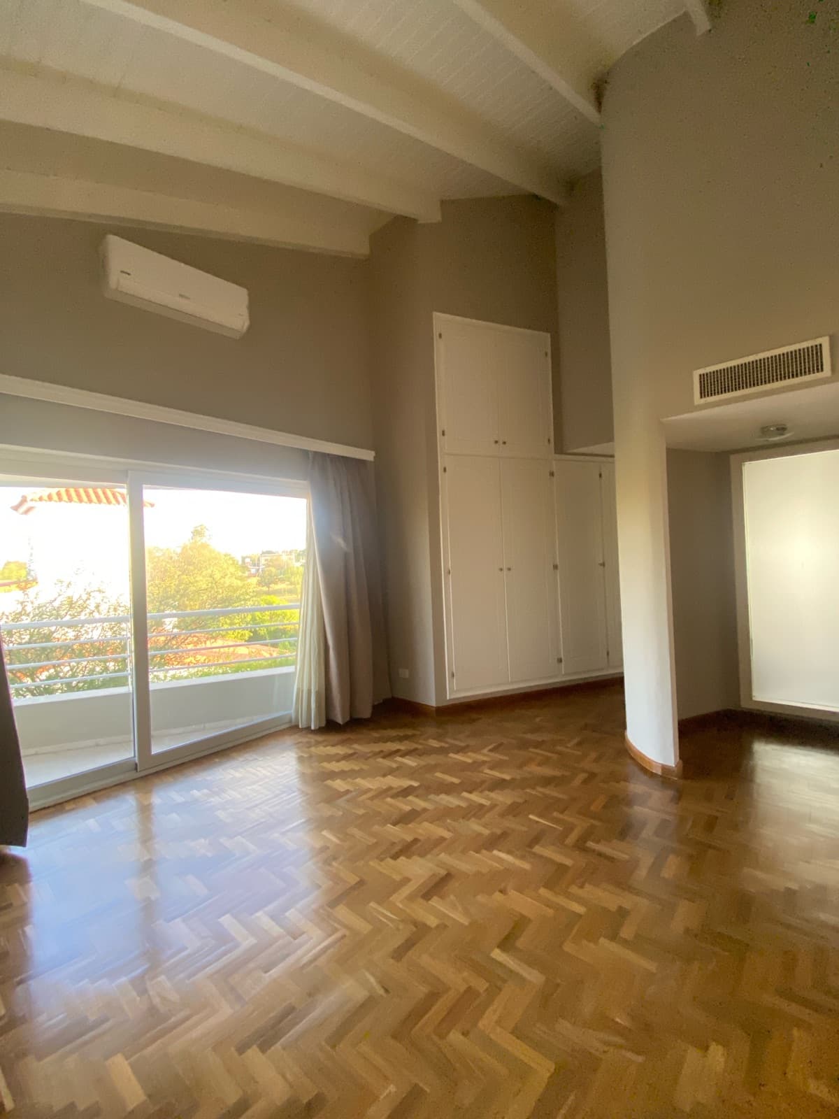HOUSE FOR RENT IN COSTA VERDE