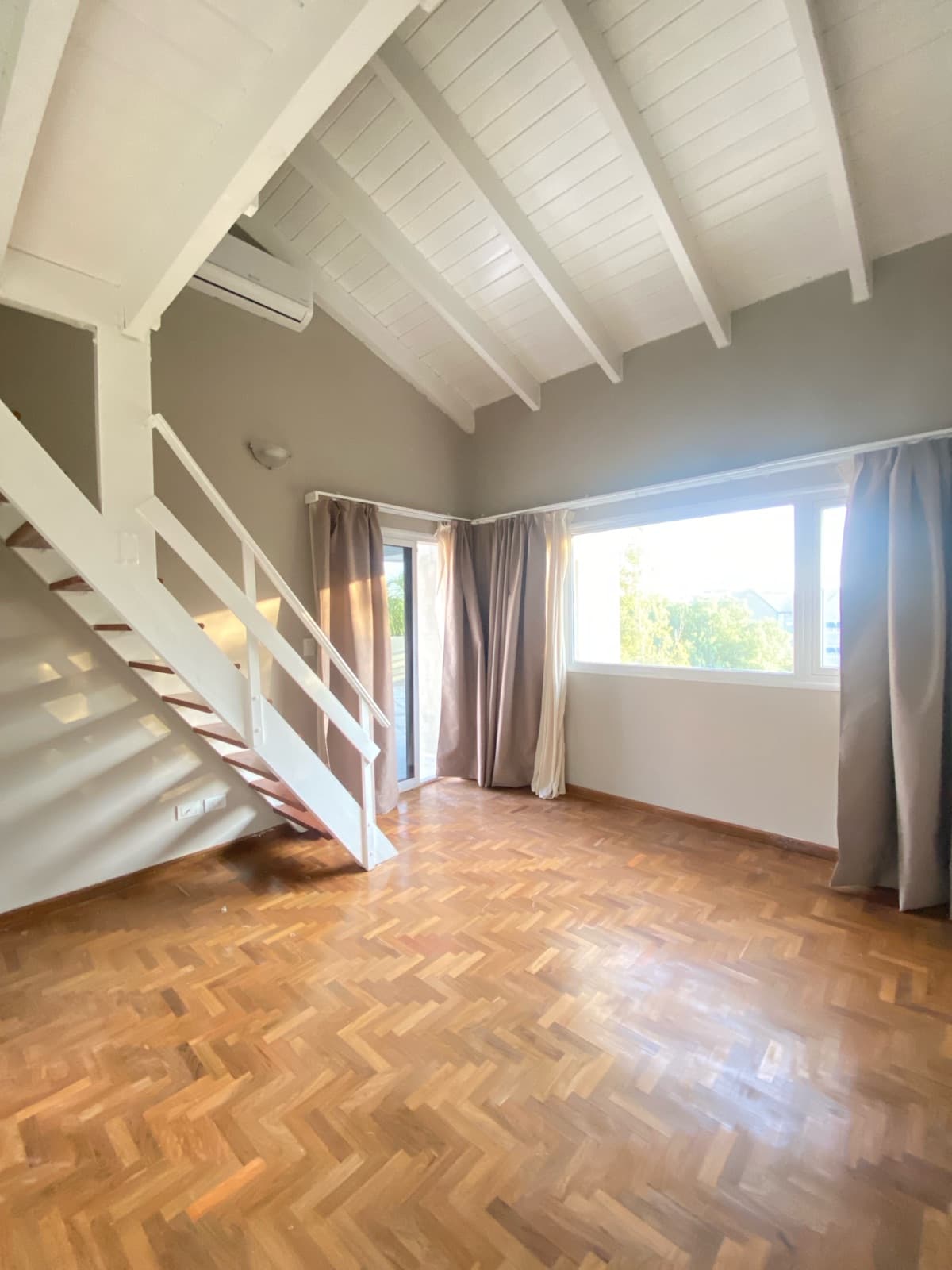 HOUSE FOR RENT IN COSTA VERDE