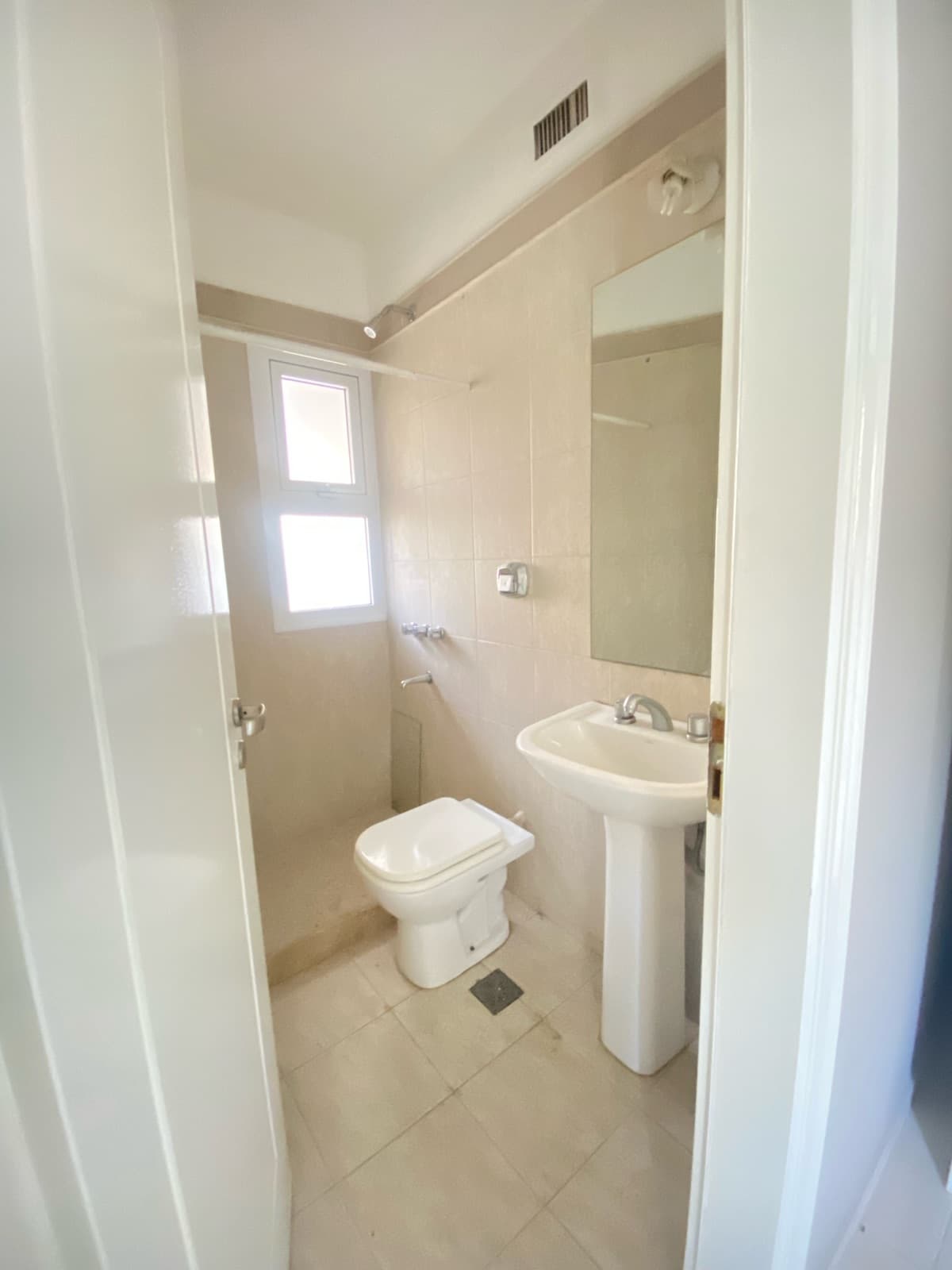 HOUSE FOR RENT IN COSTA VERDE