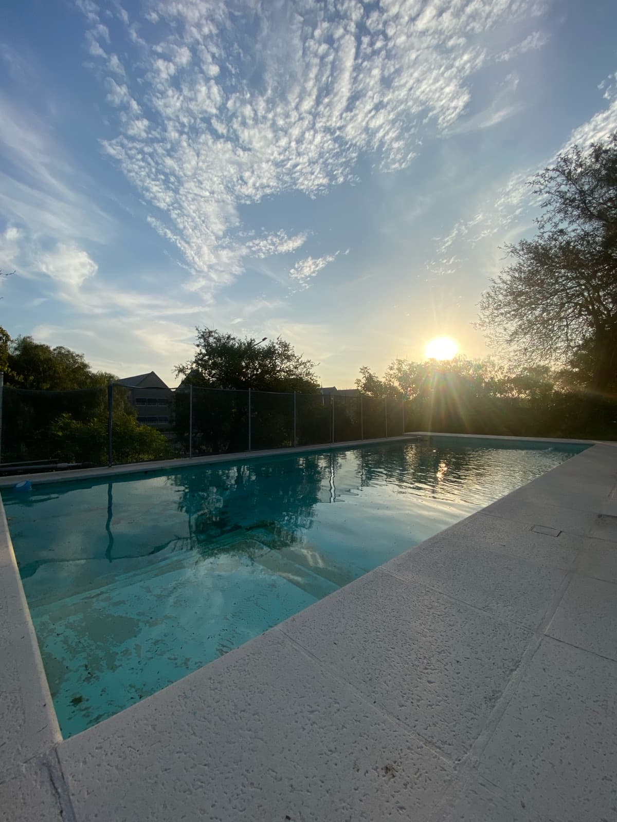 HOUSE FOR RENT IN COSTA VERDE