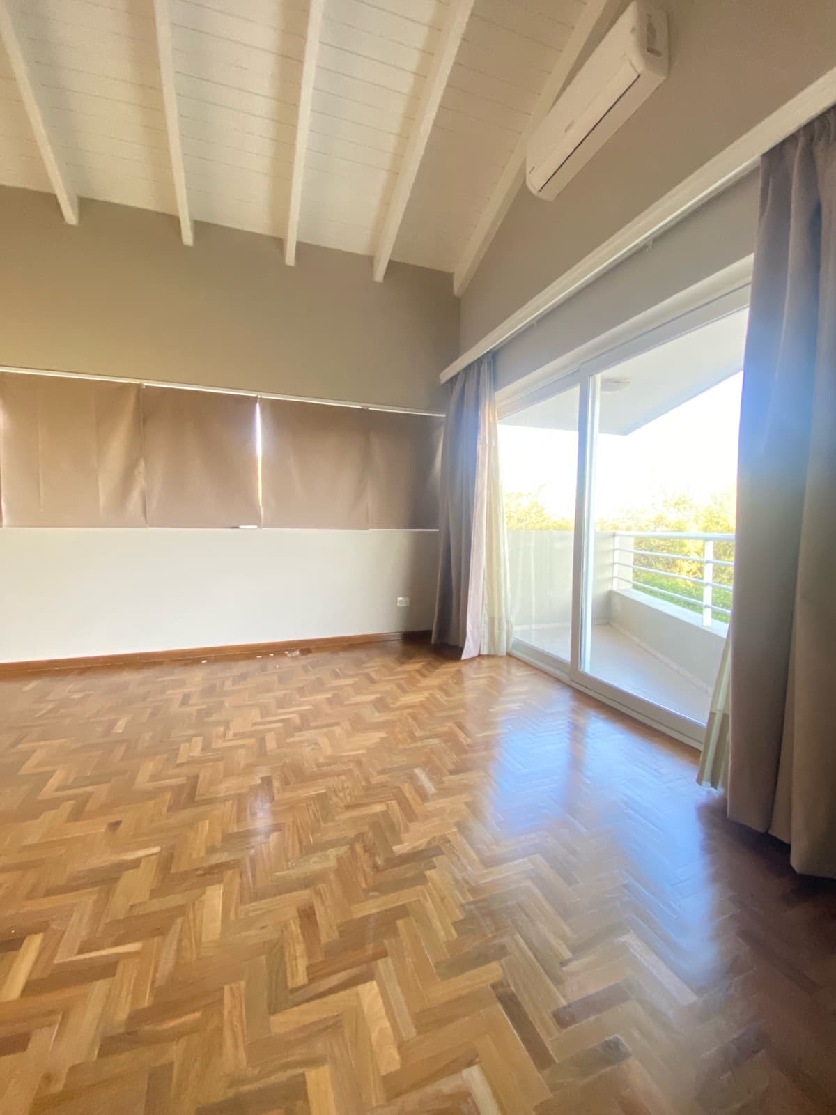 HOUSE FOR RENT IN COSTA VERDE