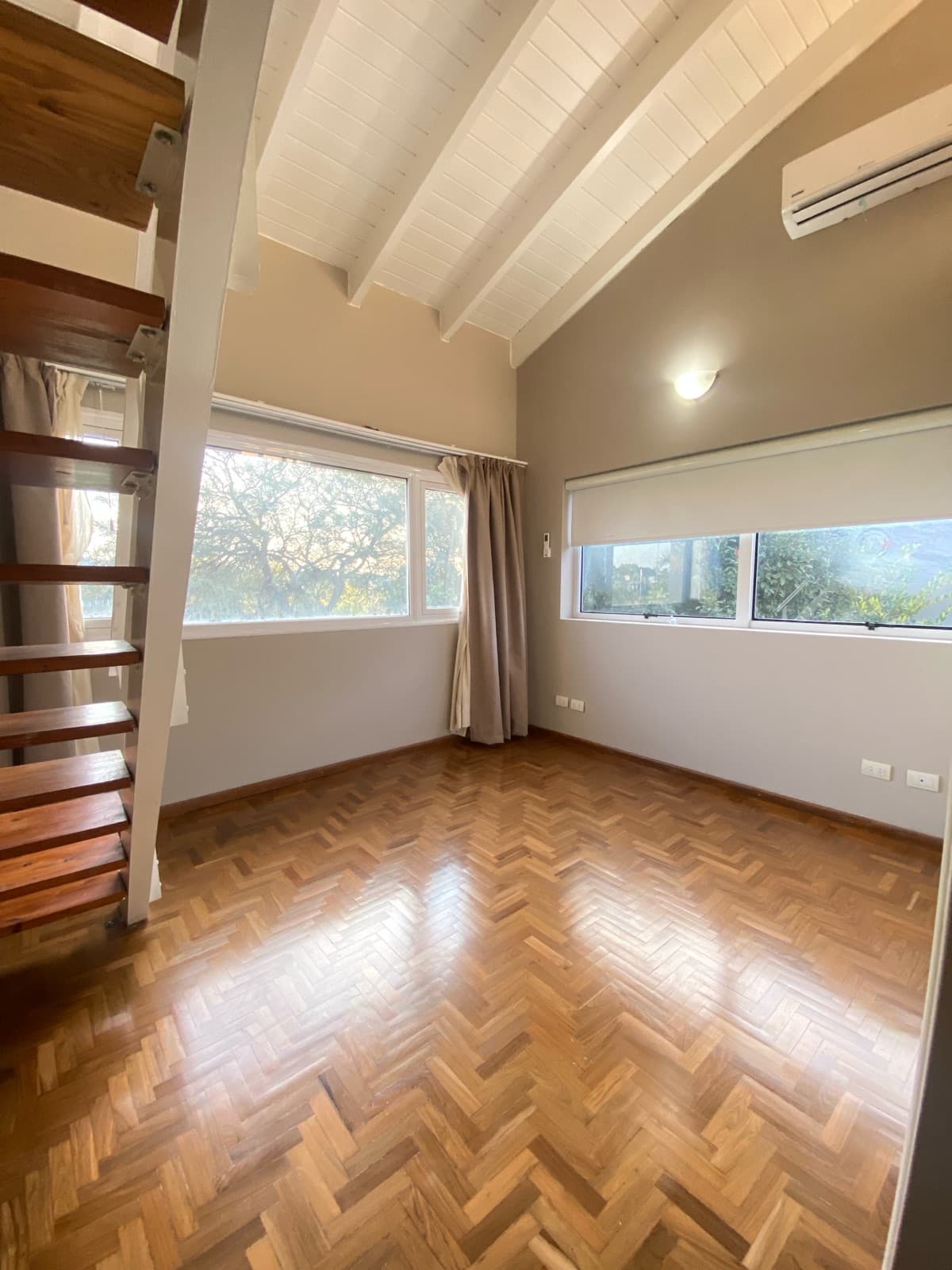 HOUSE FOR RENT IN COSTA VERDE