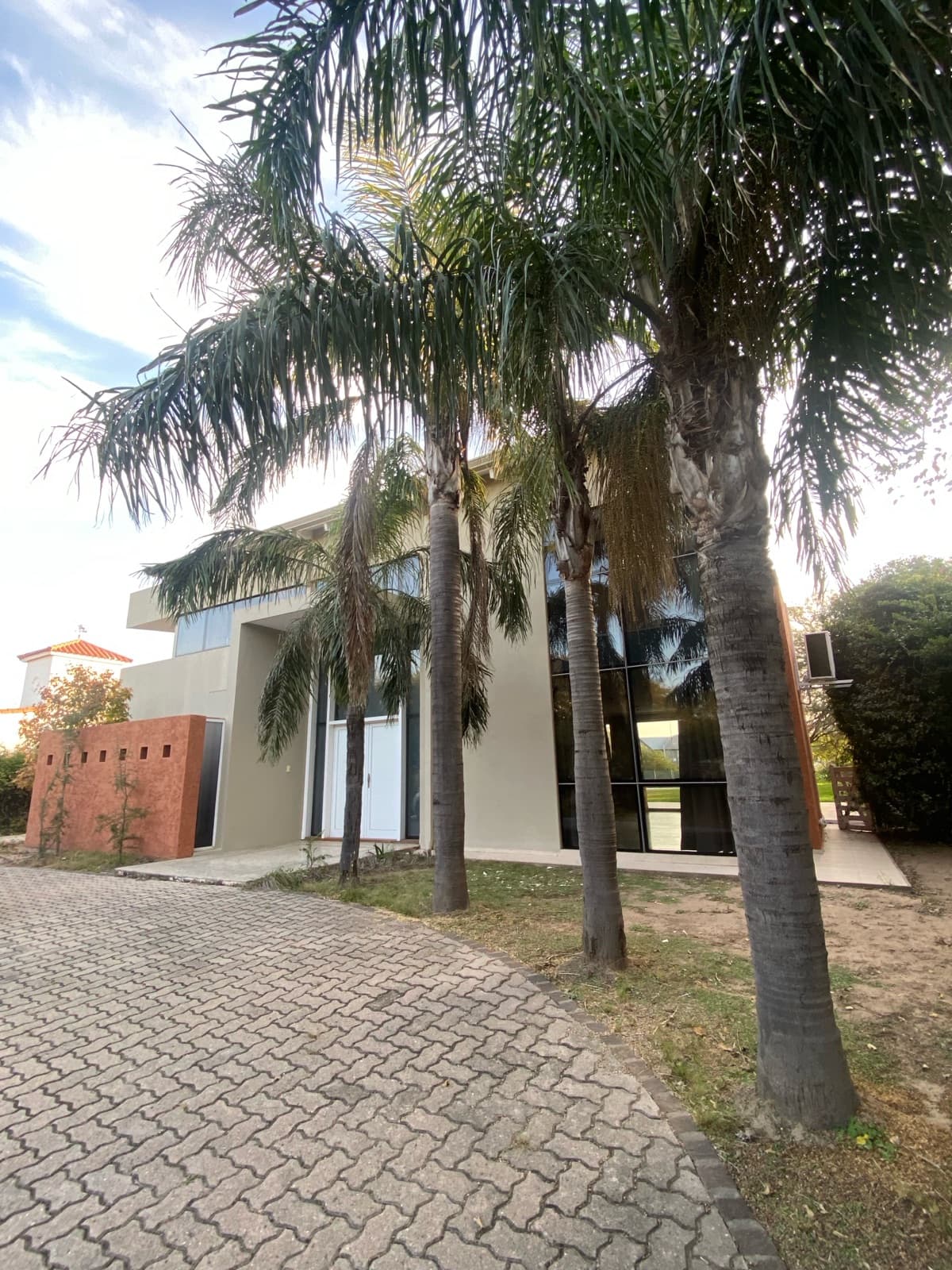 HOUSE FOR RENT IN COSTA VERDE