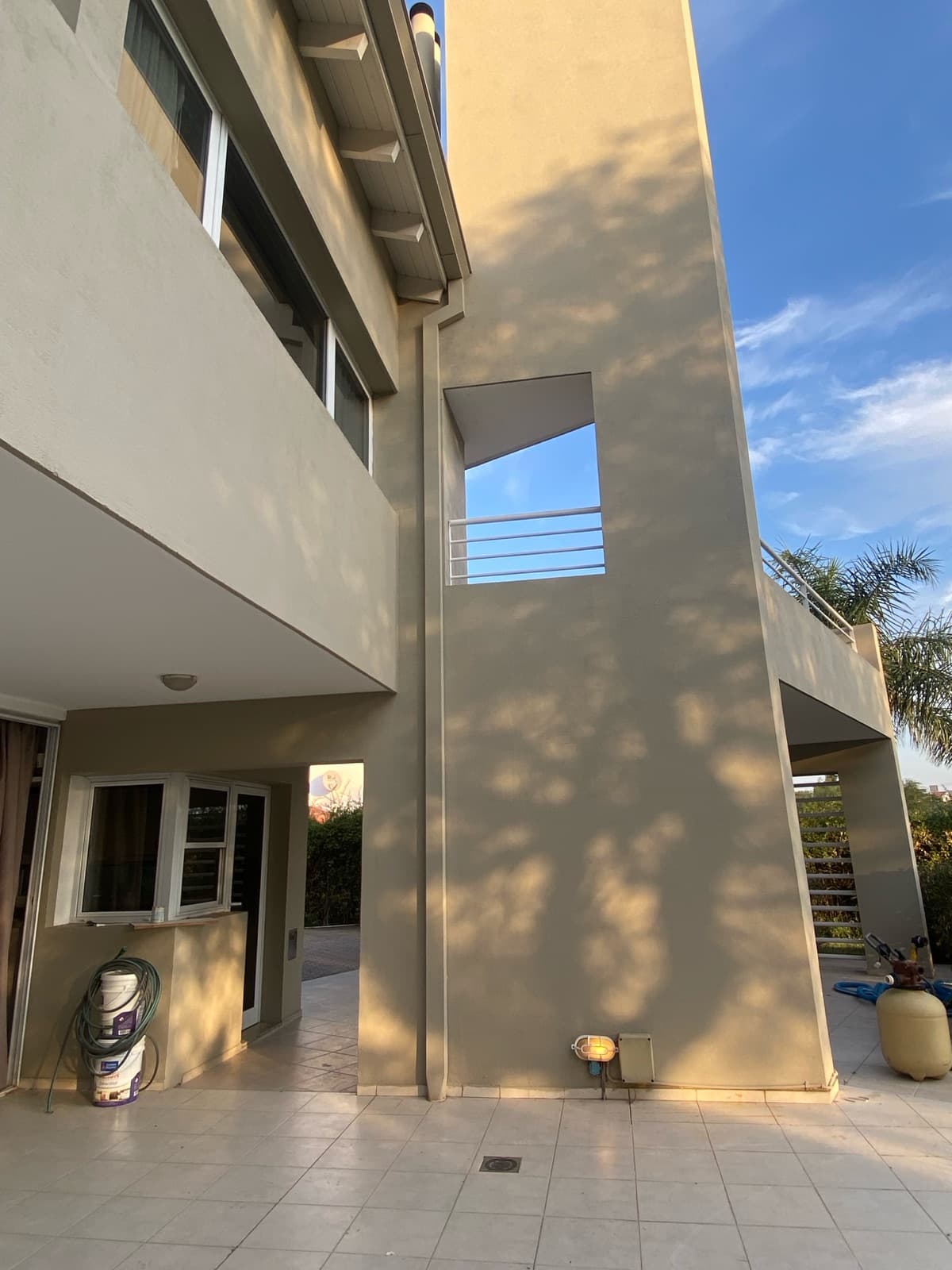 HOUSE FOR RENT IN COSTA VERDE