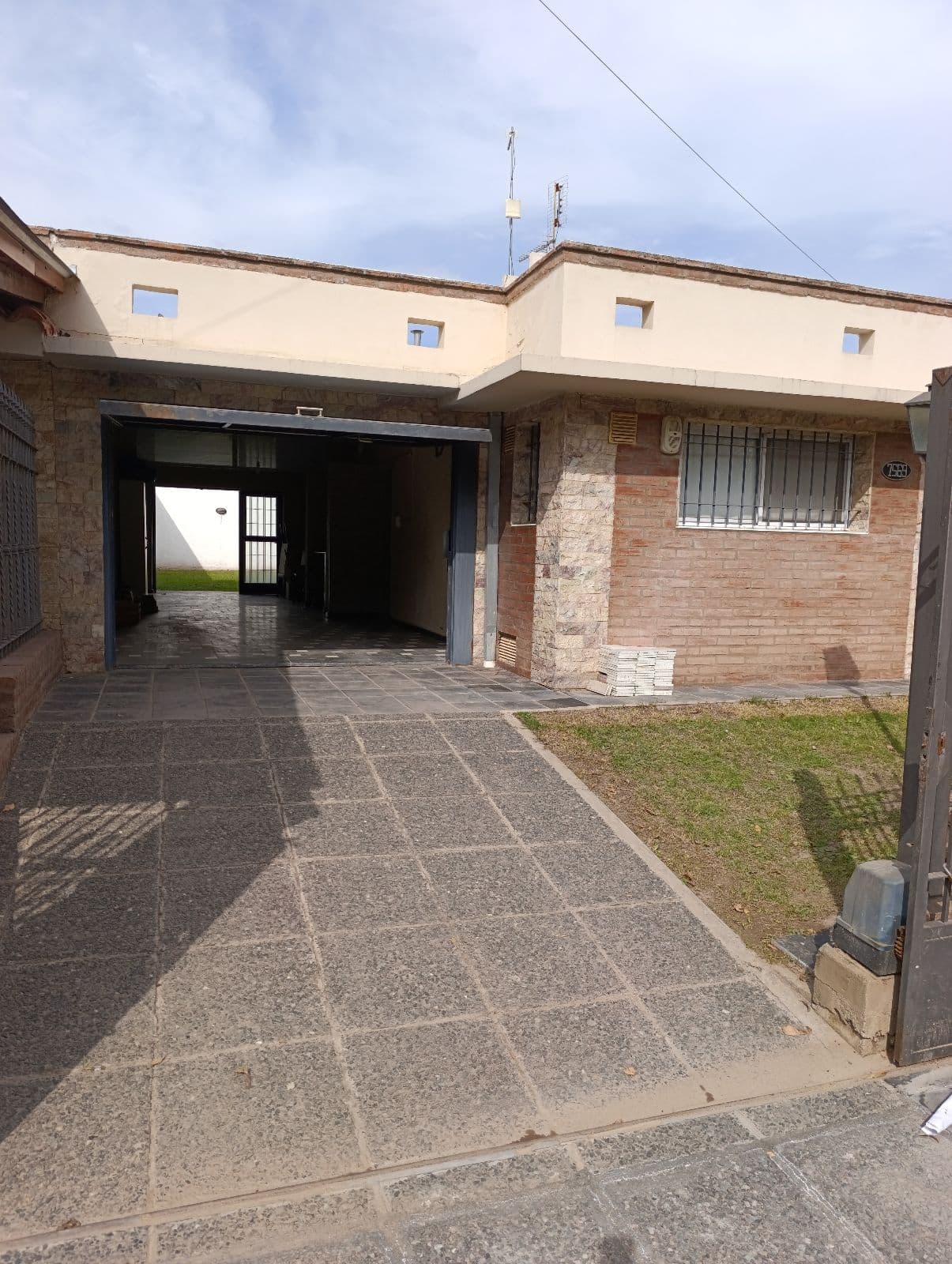 House - Arguello