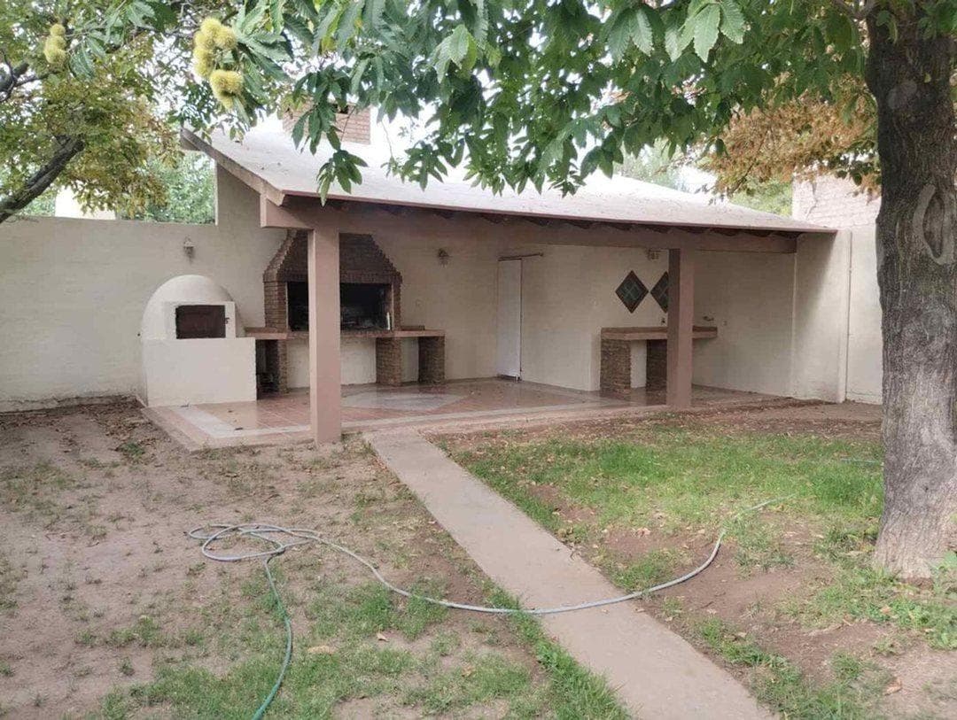 House for sale with a garden, pool, and barbecue area in Las Compuertas