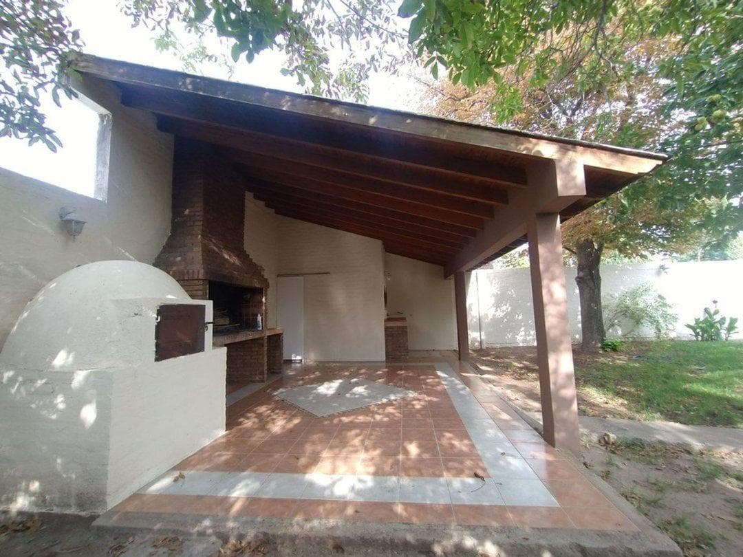 House for sale with a garden, pool, and barbecue area in Las Compuertas
