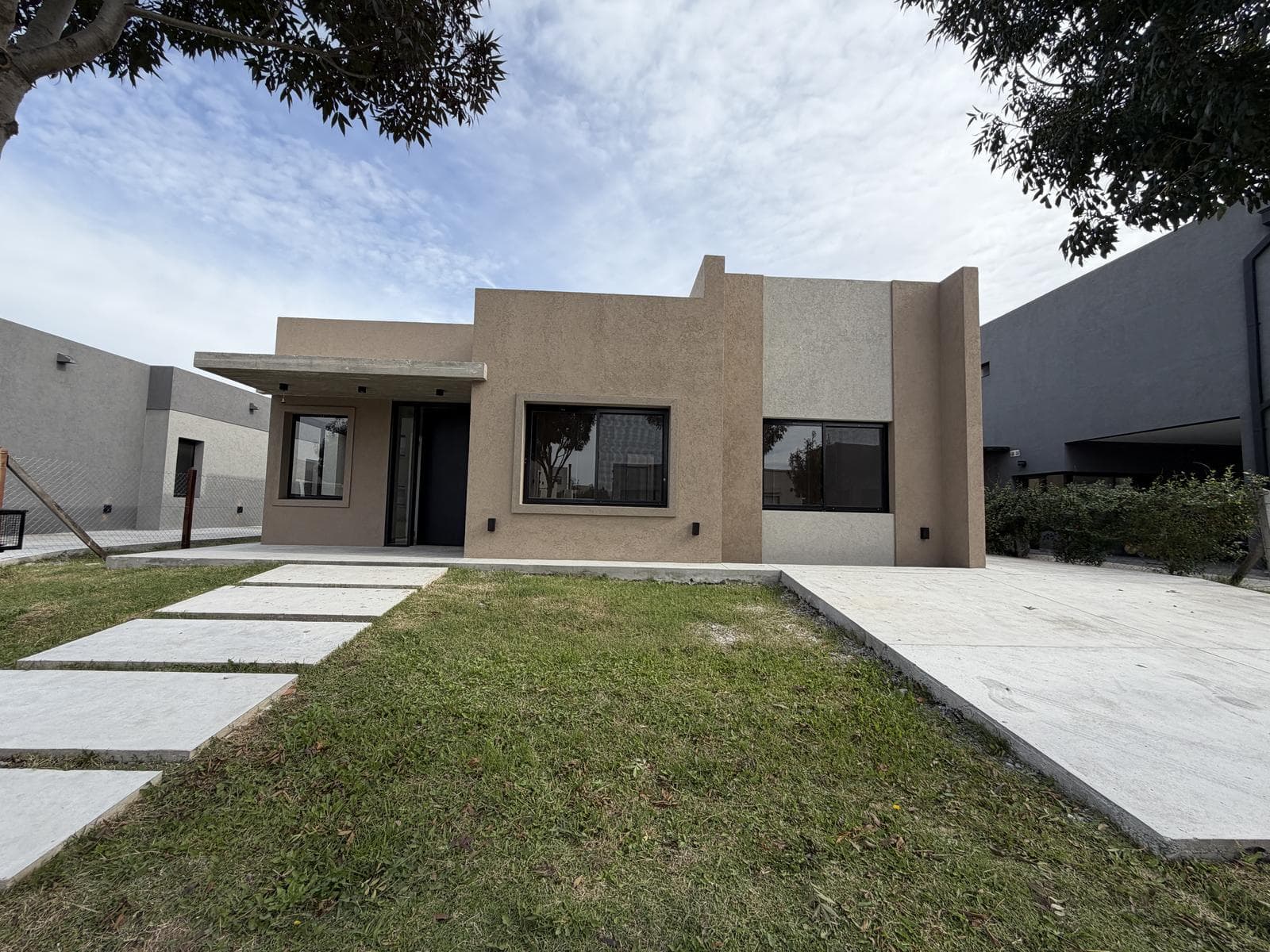 House in Santo Tomas