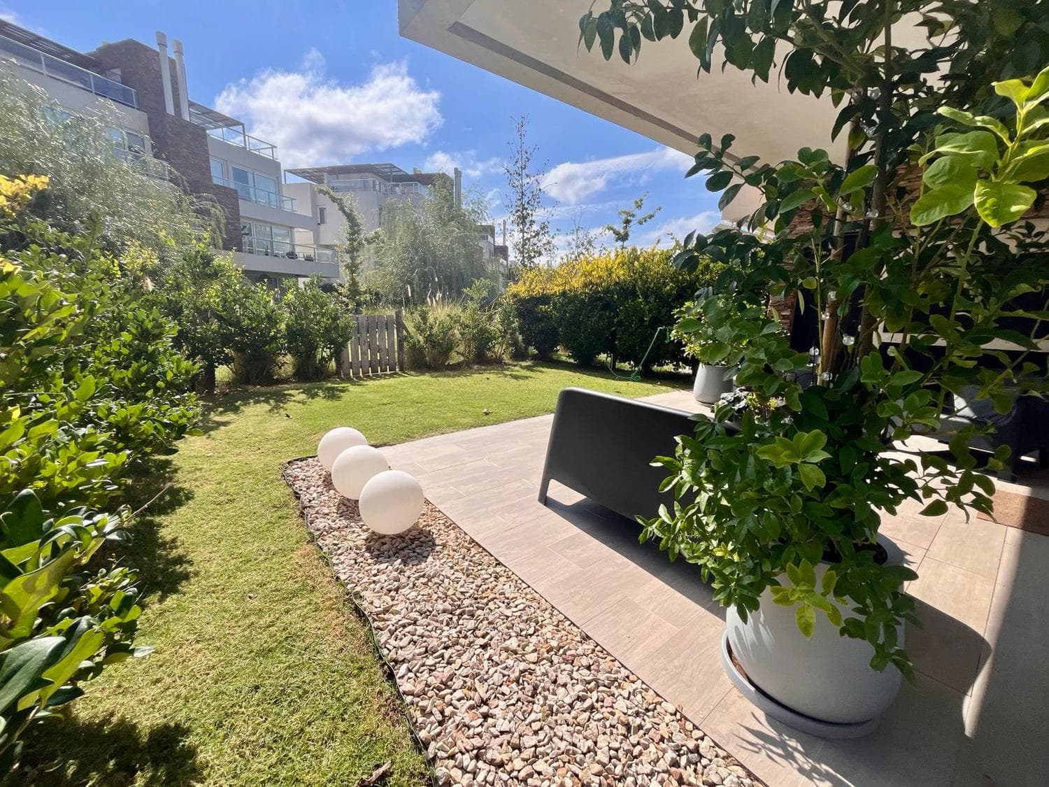 Apartment for sale in Castaños, ground floor. 3 bedrooms with a garden