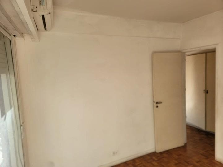 2-Room Apartment for Sale with Balcony in San Telmo