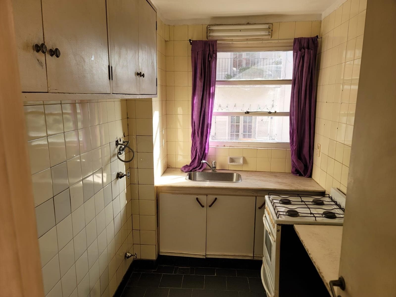 2-Room Apartment for Sale with Balcony in San Telmo