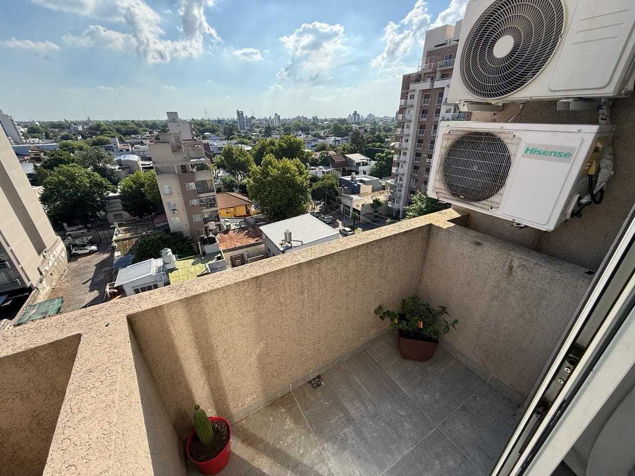 3-ROOM APARTMENT FOR SALE WITH POOL IN DOWNTOWN QUILMES, NEAR PLAZA CONESA