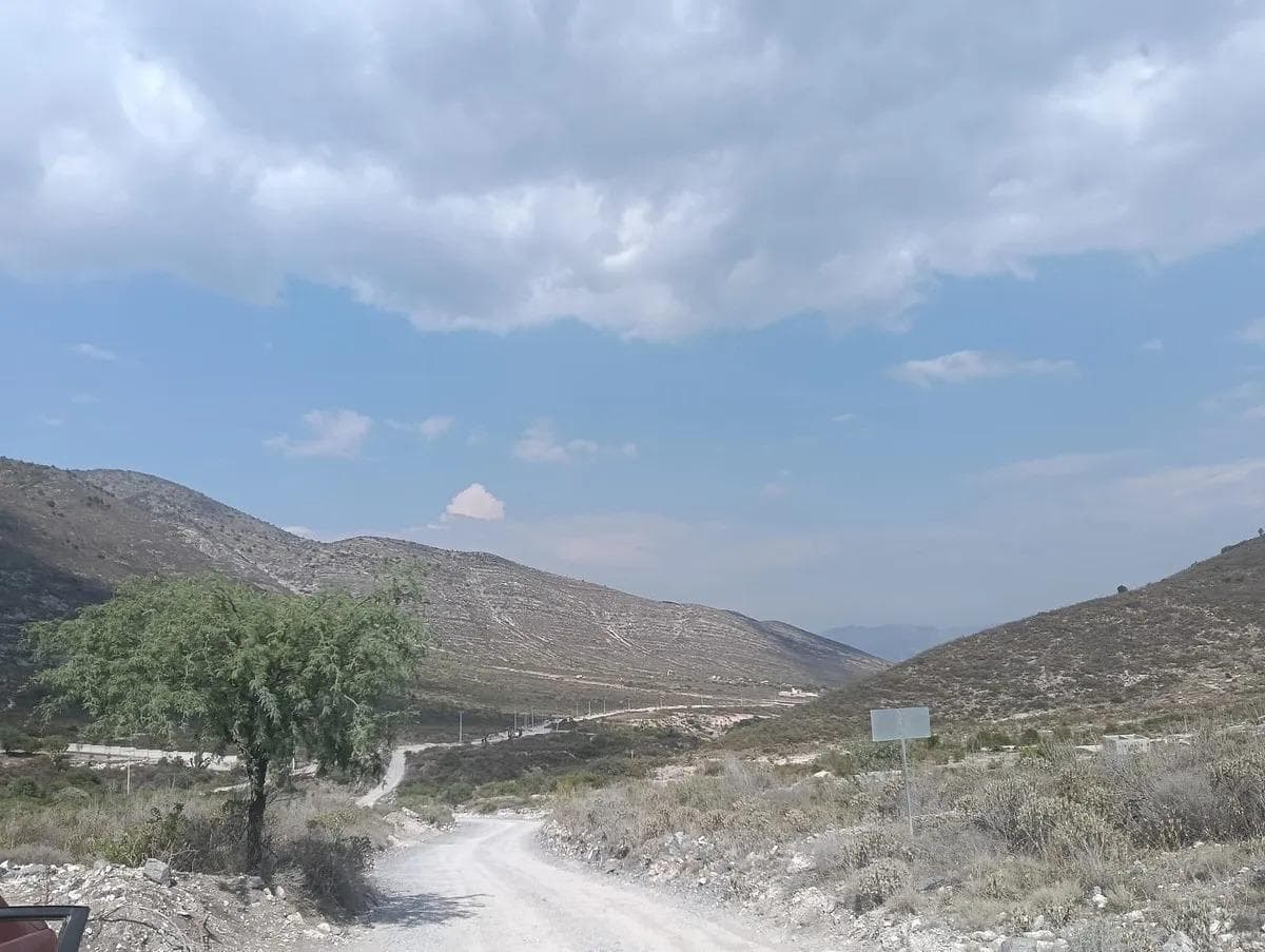 Land for sale, strategic mining asset, high-purity limestone—100 million metric tons on 36 hectares in Central Mexico.