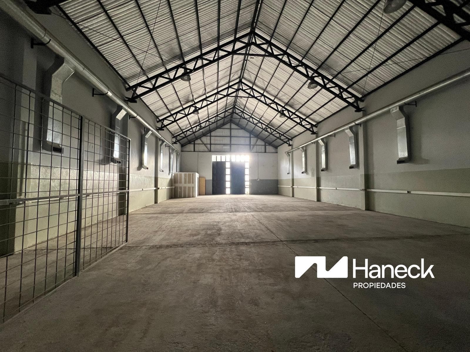 FOR RENT: 250 m² warehouse/commercial space, Bariloche