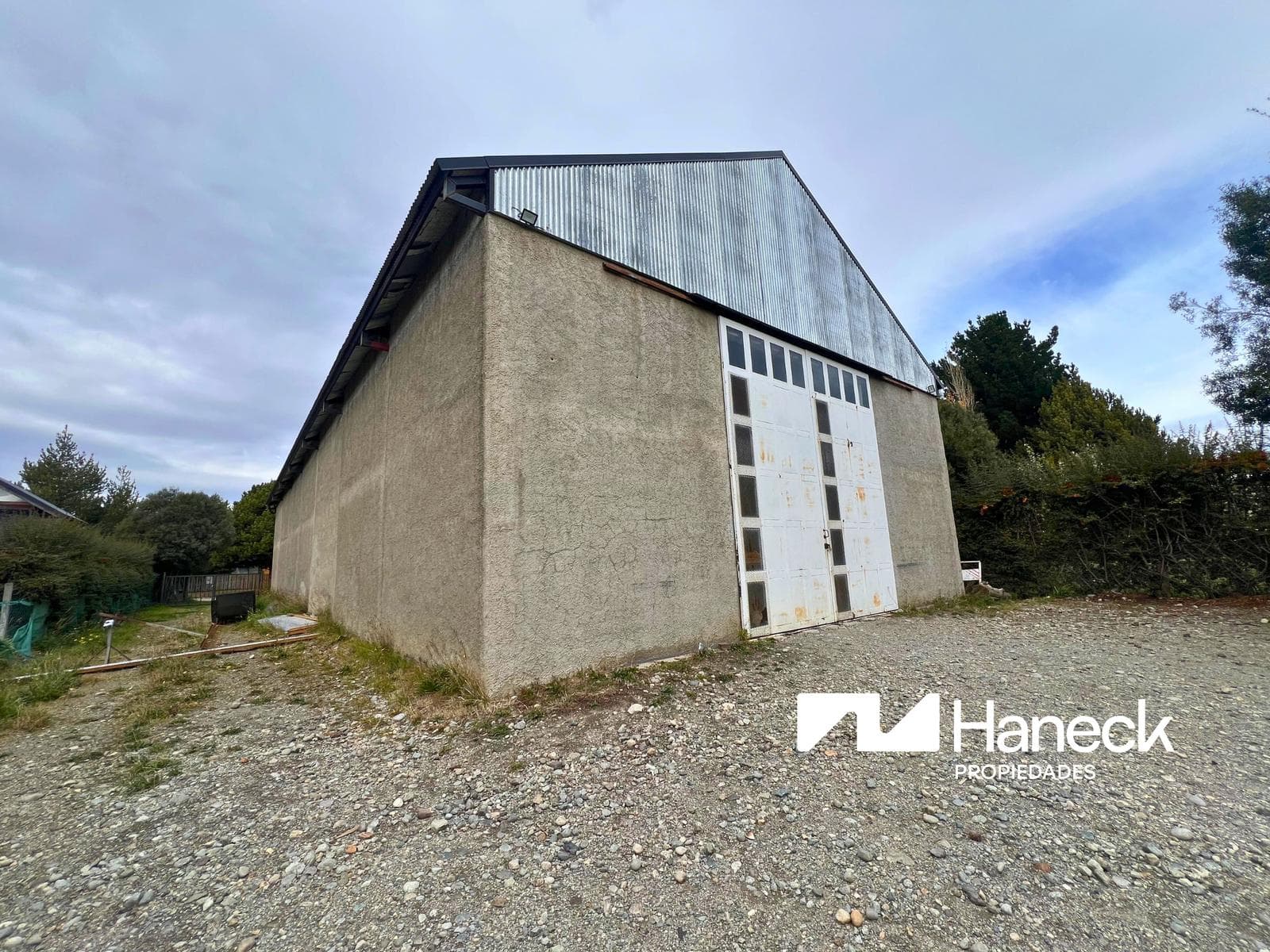 FOR RENT: 250 m² warehouse/commercial space, Bariloche