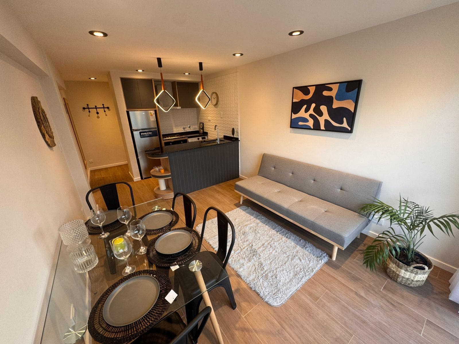 2-Room Apartment, Renovated, With a Balcony Facing the Street, Renovated