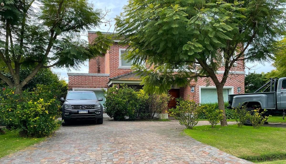 500 Rio Hondo Street—House for Sale in San Francisco Shopping Center, Manzanares, Pilar