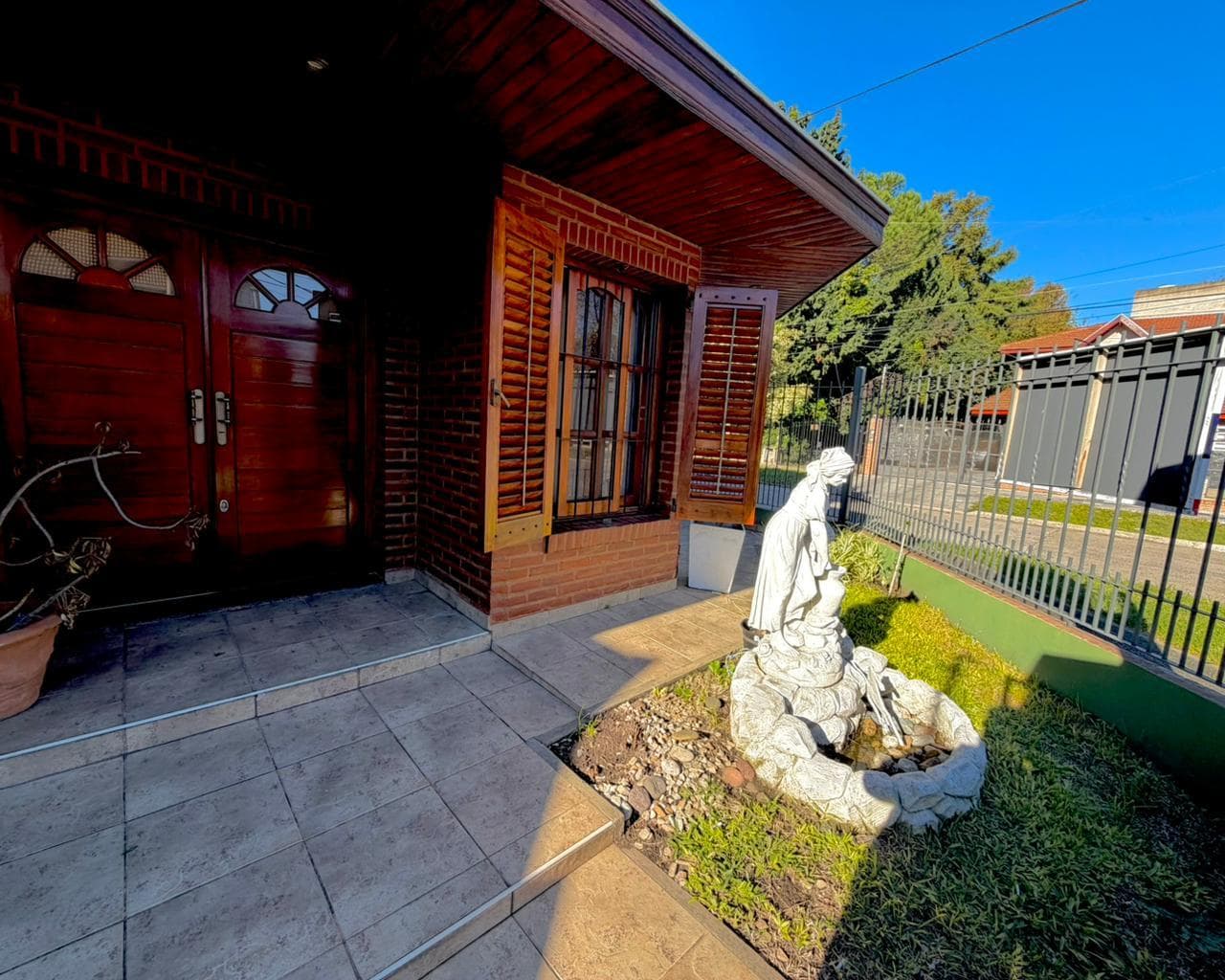 House in the Los Cedros Neighborhood