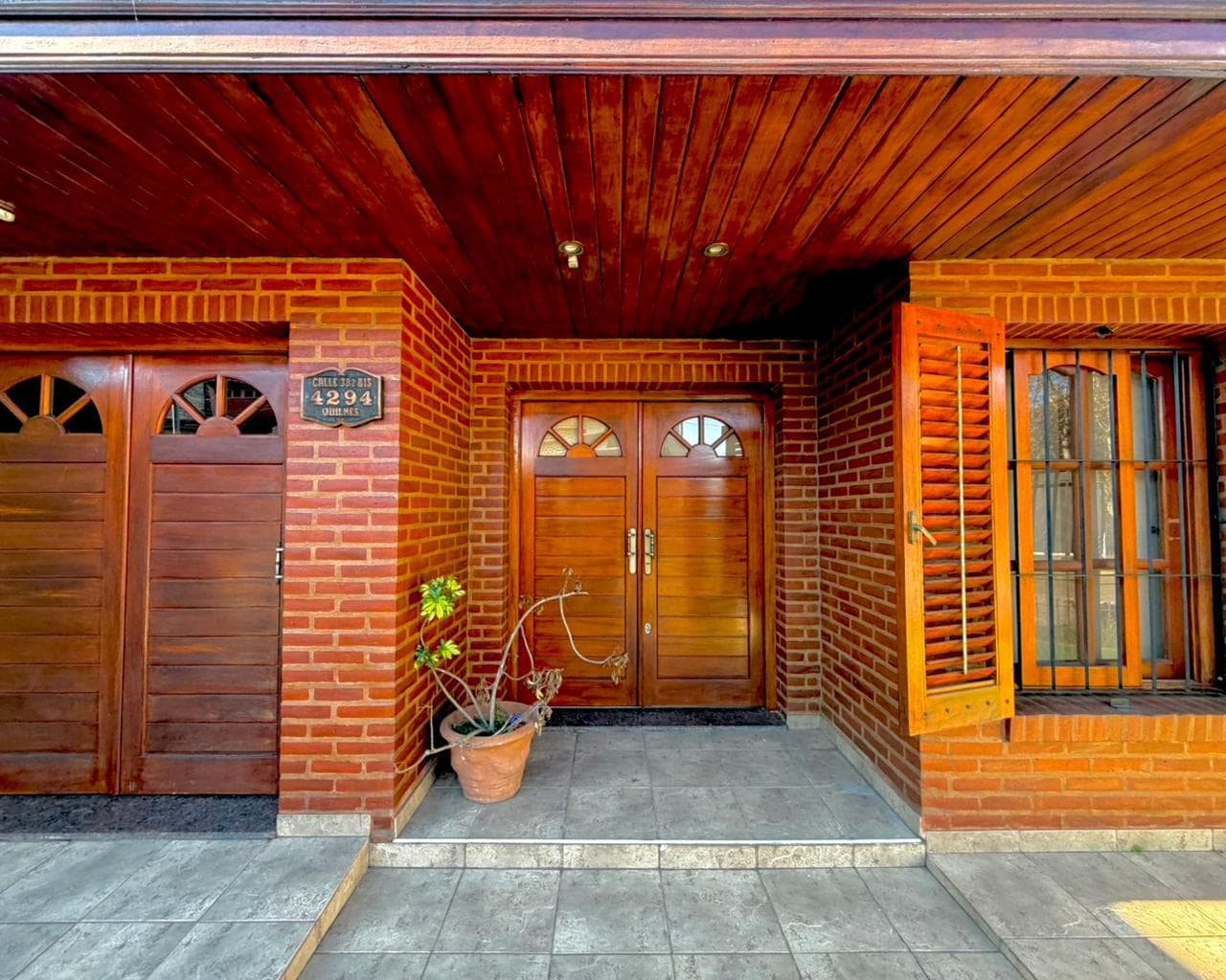 House in the Los Cedros Neighborhood