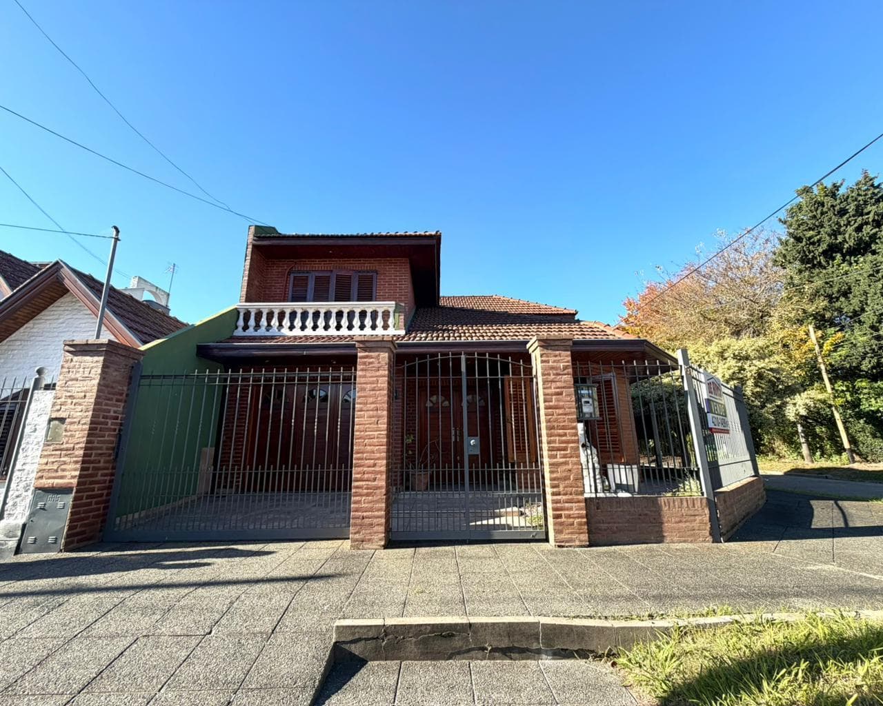 House in the Los Cedros Neighborhood