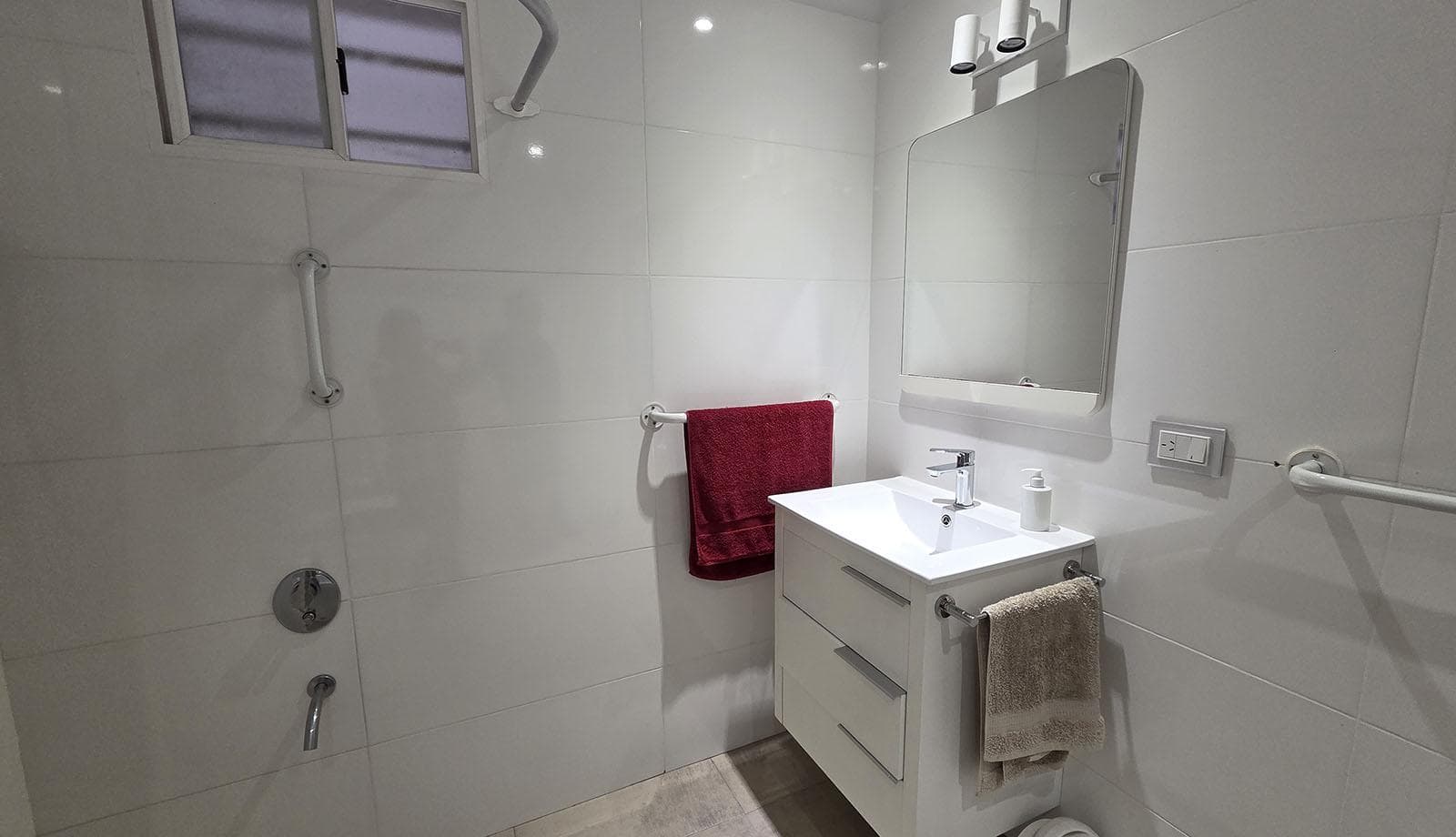 OPPORTUNITY! House for Sale on a Large Lot. FOR INVESTORS!!! 500 Uriburu, Corner of Av. Libertador