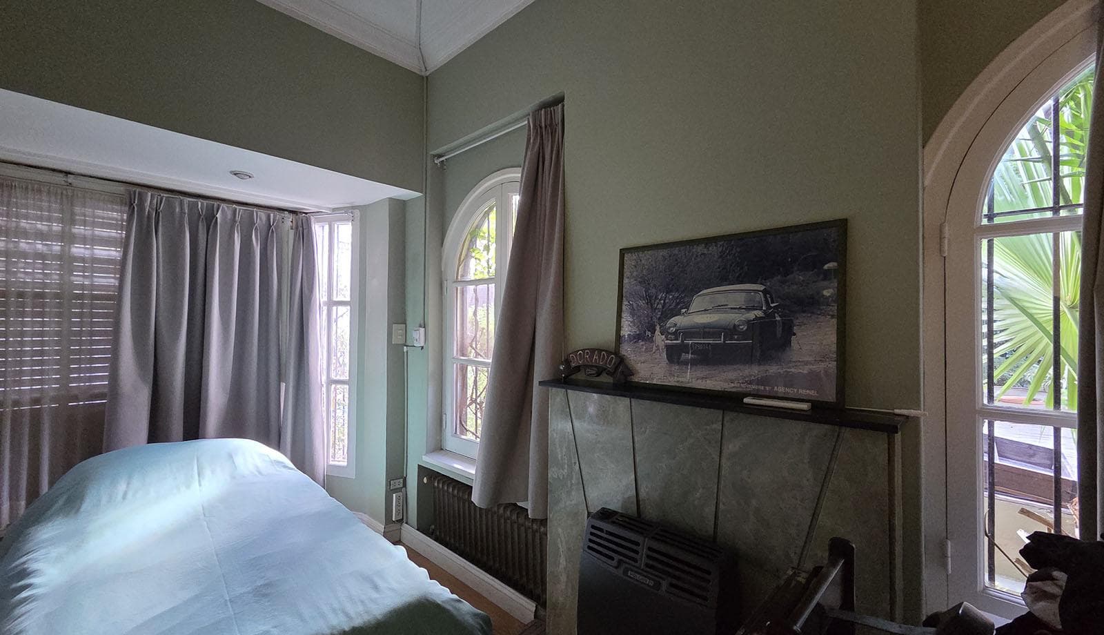 OPPORTUNITY! House for Sale on a Large Lot. FOR INVESTORS!!! 500 Uriburu, Corner of Av. Libertador