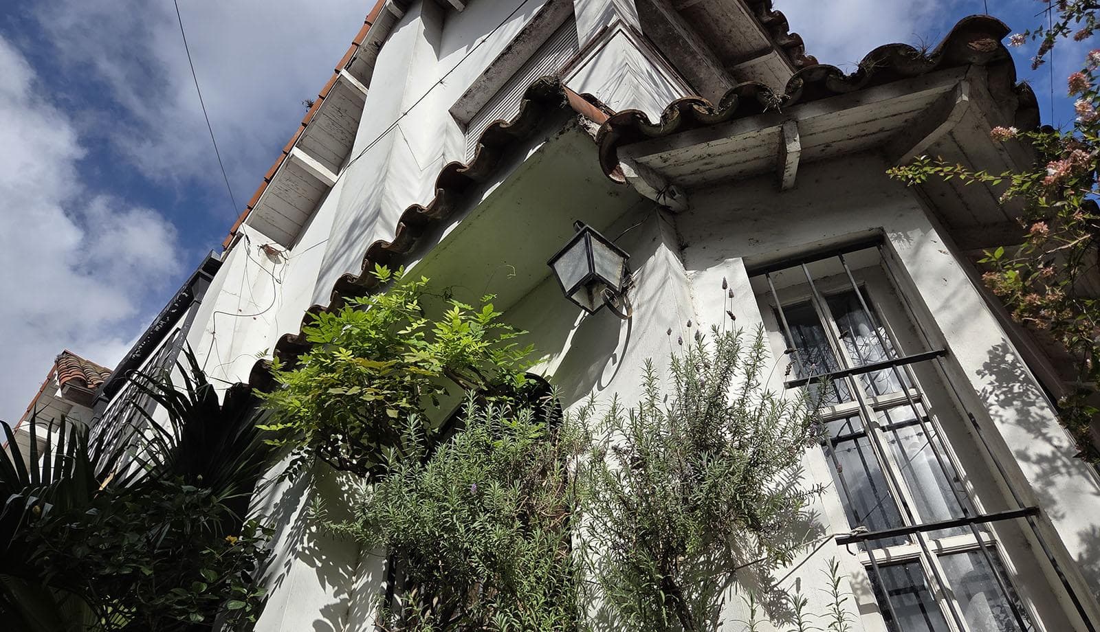 OPPORTUNITY! House for Sale on a Large Lot. FOR INVESTORS!!! 500 Uriburu, Corner of Av. Libertador