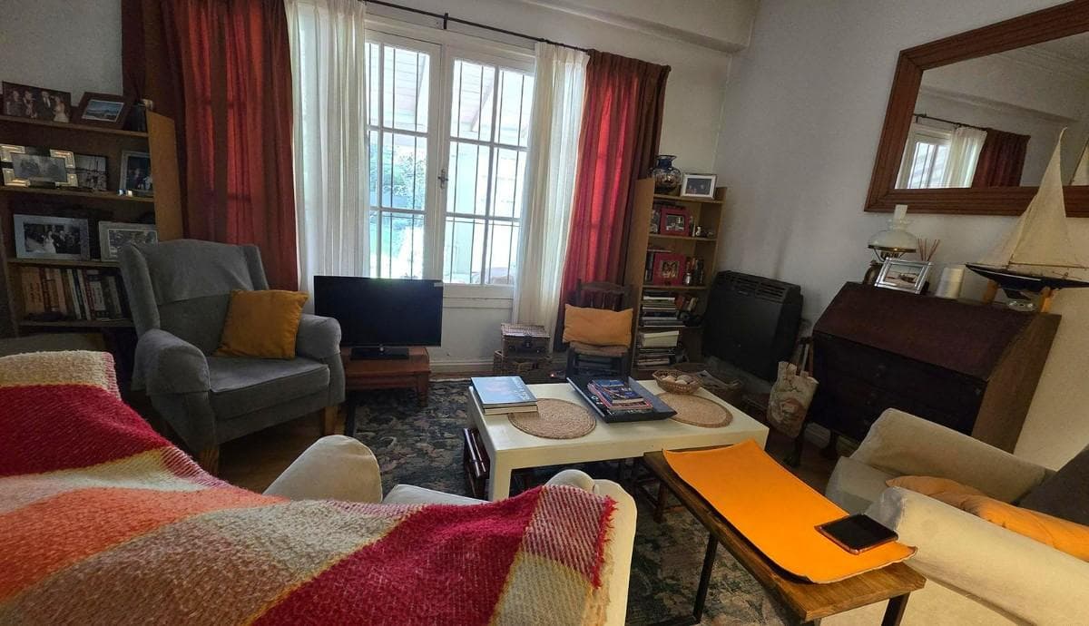 OPPORTUNITY! House for Sale on a Large Lot. FOR INVESTORS!!! 500 Uriburu, Corner of Av. Libertador
