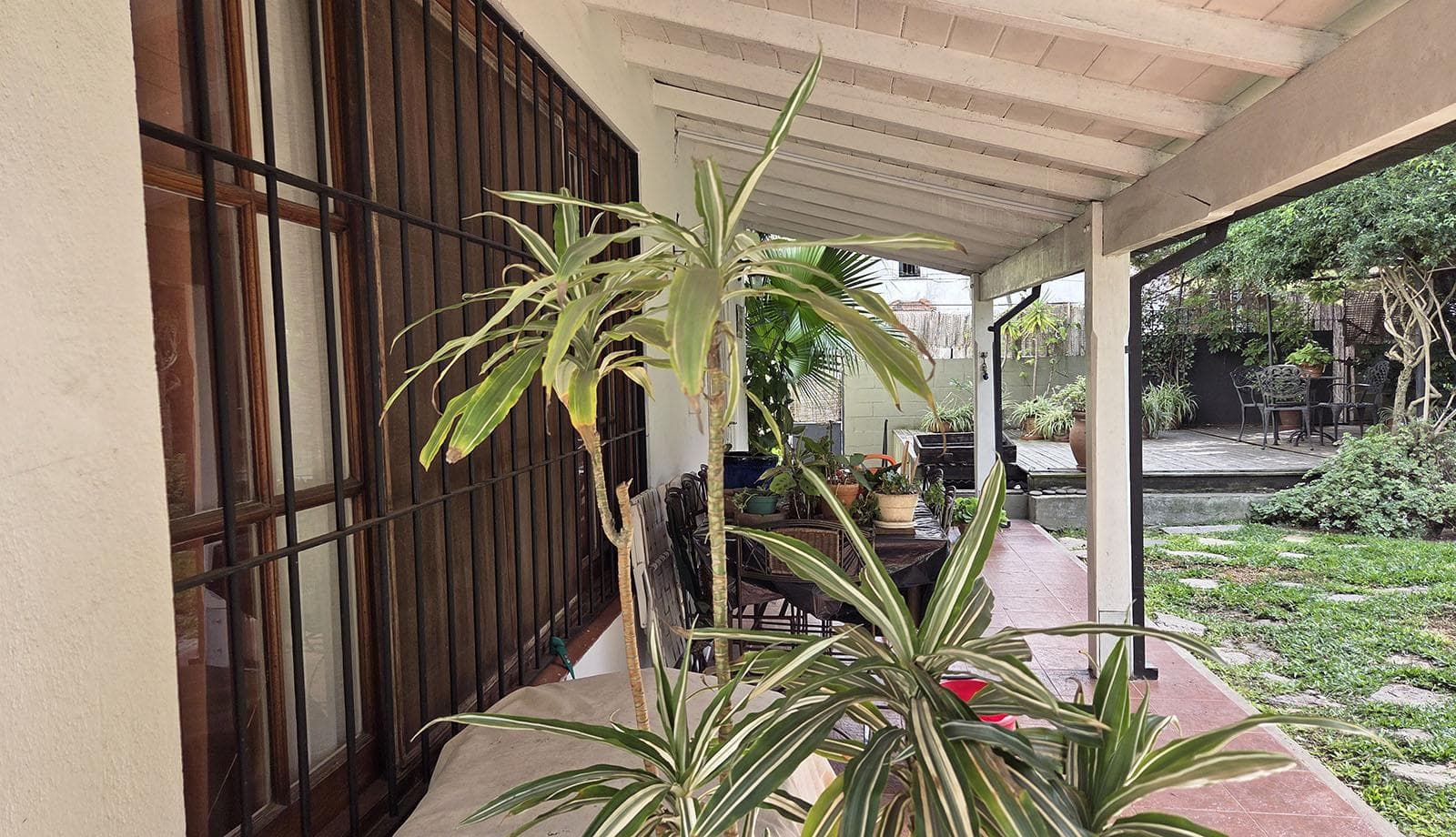 OPPORTUNITY! House for Sale on a Large Lot. FOR INVESTORS!!! 500 Uriburu, Corner of Av. Libertador