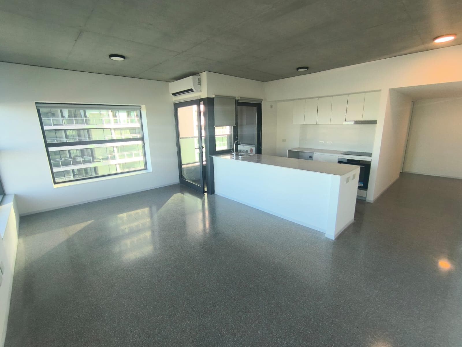 3-Room Apartment for Rent in Puerto Madero—Bright with an Unobstructed View!!