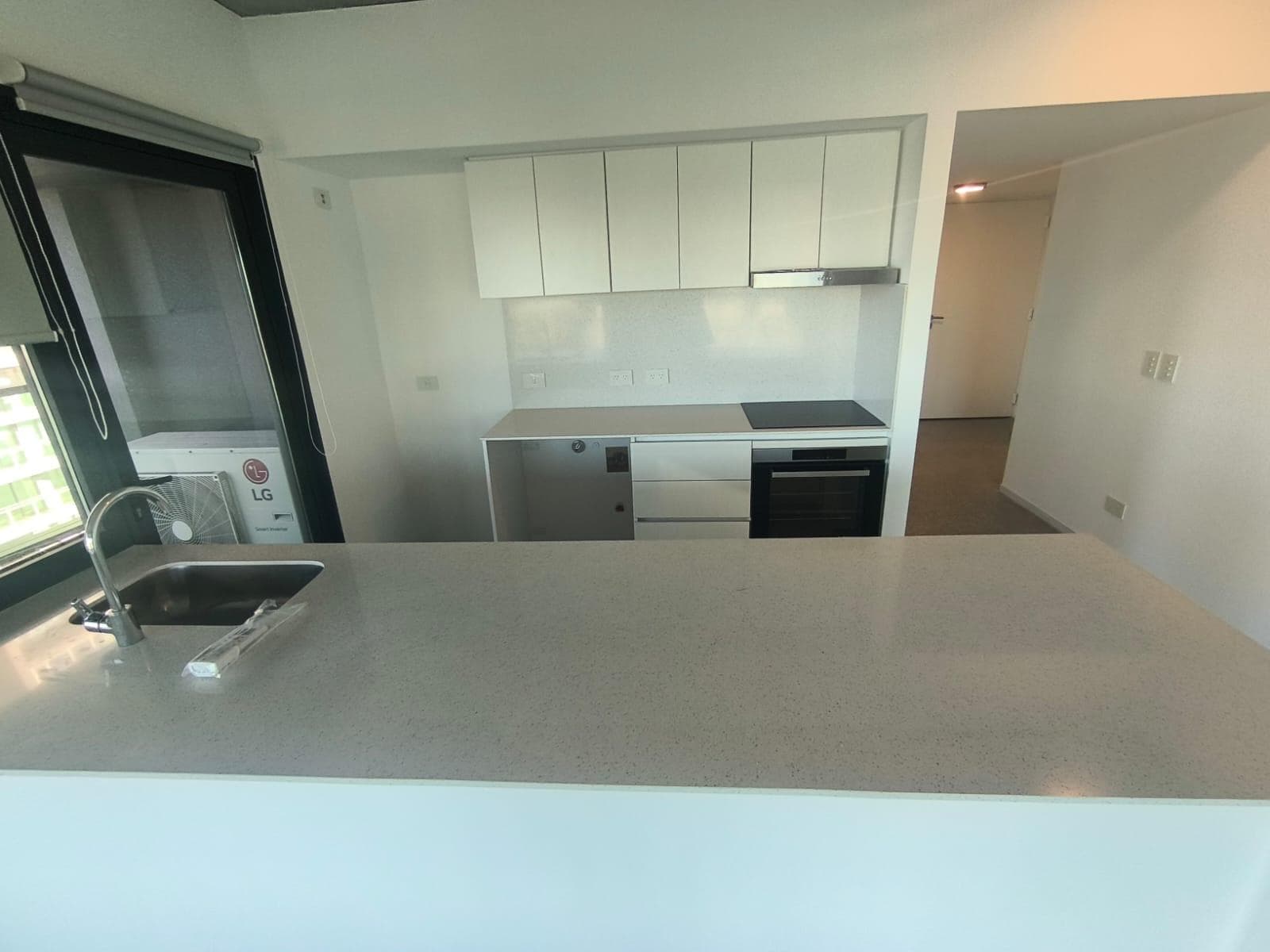 3-Room Apartment for Rent in Puerto Madero—Bright with an Unobstructed View!!