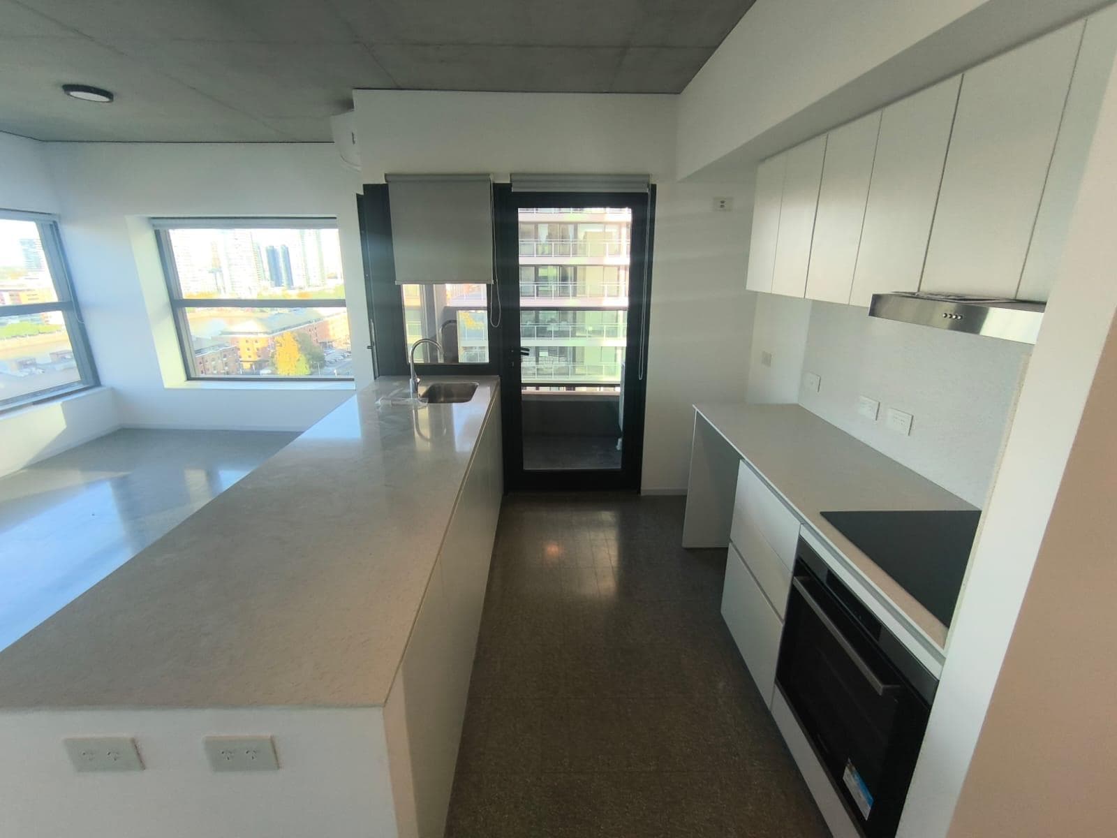 3-Room Apartment for Rent in Puerto Madero—Bright with an Unobstructed View!!