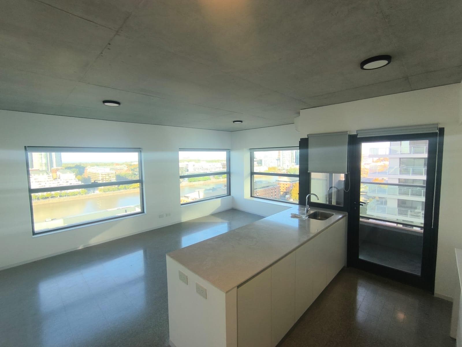 3-Room Apartment for Rent in Puerto Madero—Bright with an Unobstructed View!!