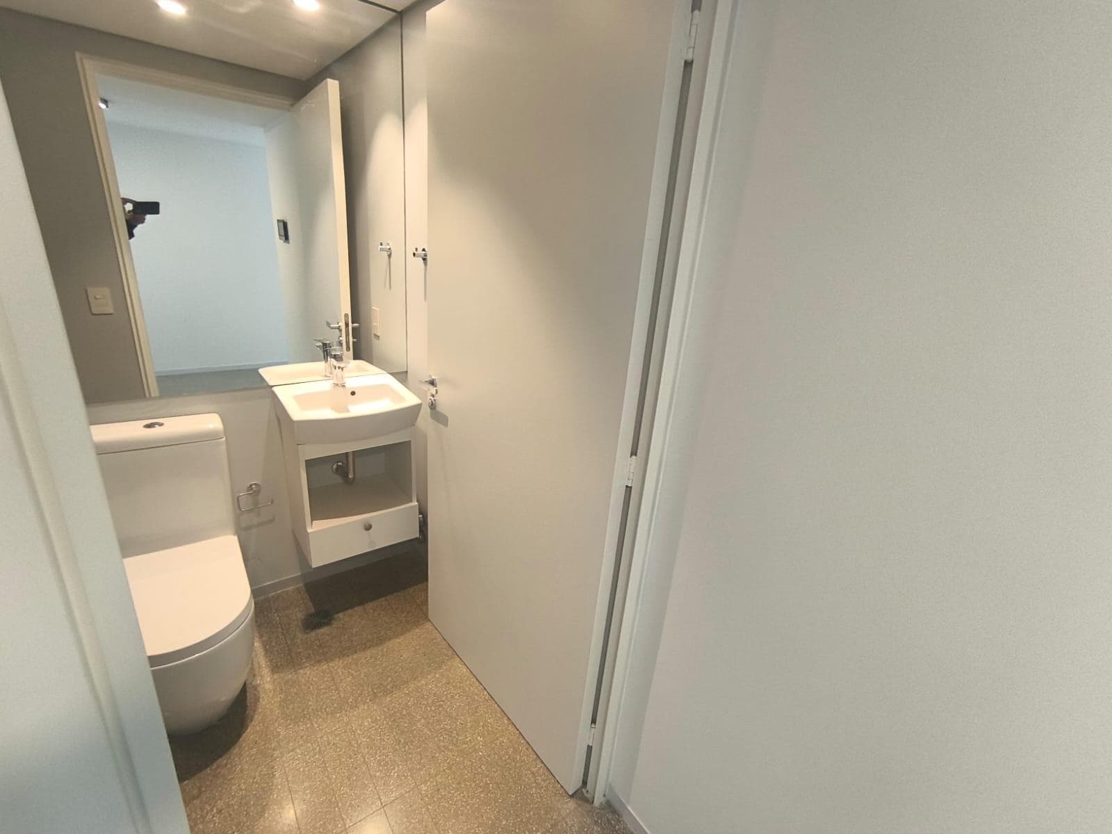 3-Room Apartment for Rent in Puerto Madero—Bright with an Unobstructed View!!