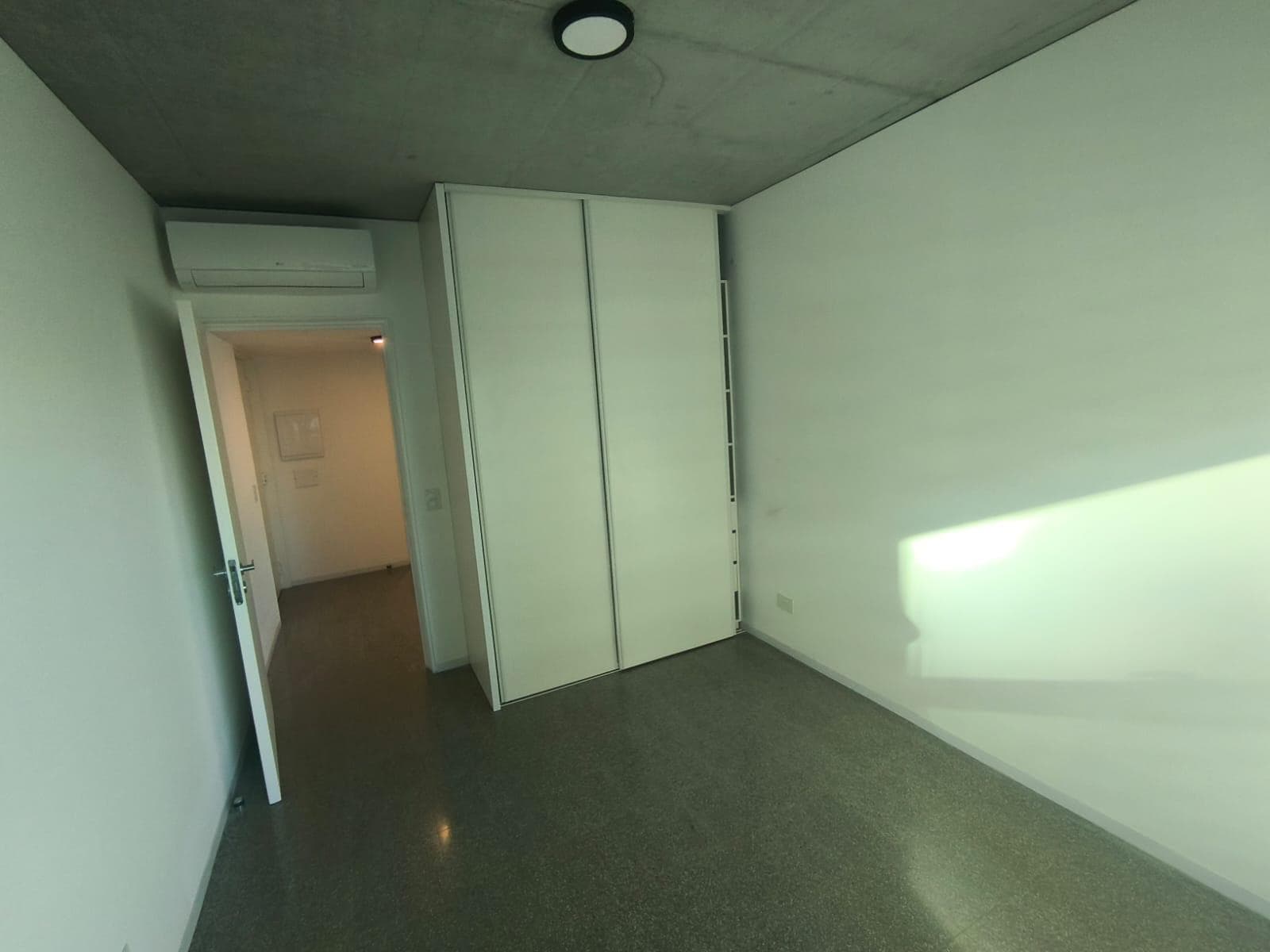 3-Room Apartment for Rent in Puerto Madero—Bright with an Unobstructed View!!