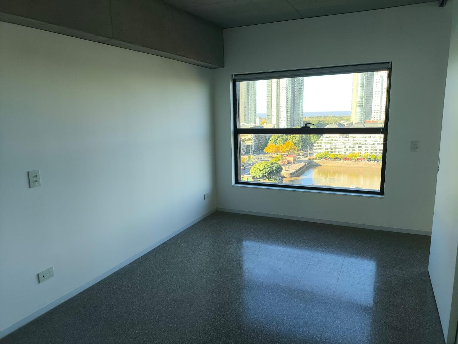 3-Room Apartment for Rent in Puerto Madero—Bright with an Unobstructed View!!