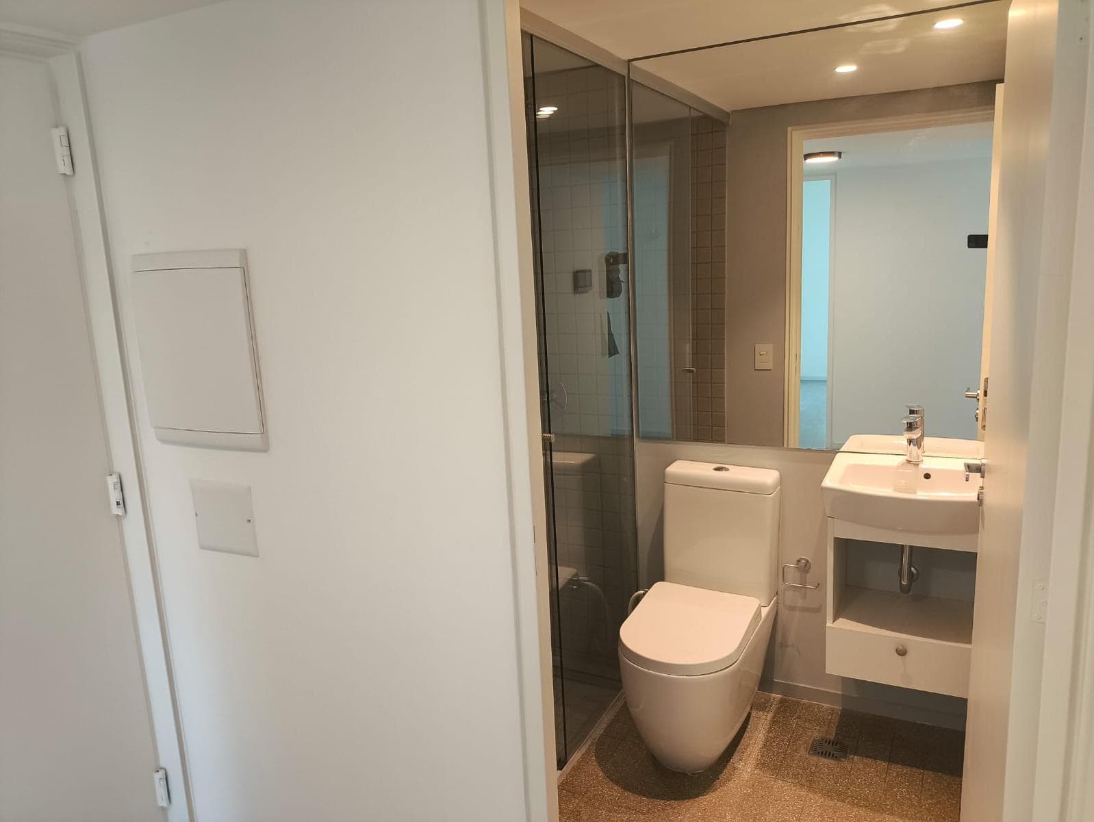 3-Room Apartment for Rent in Puerto Madero—Bright with an Unobstructed View!!