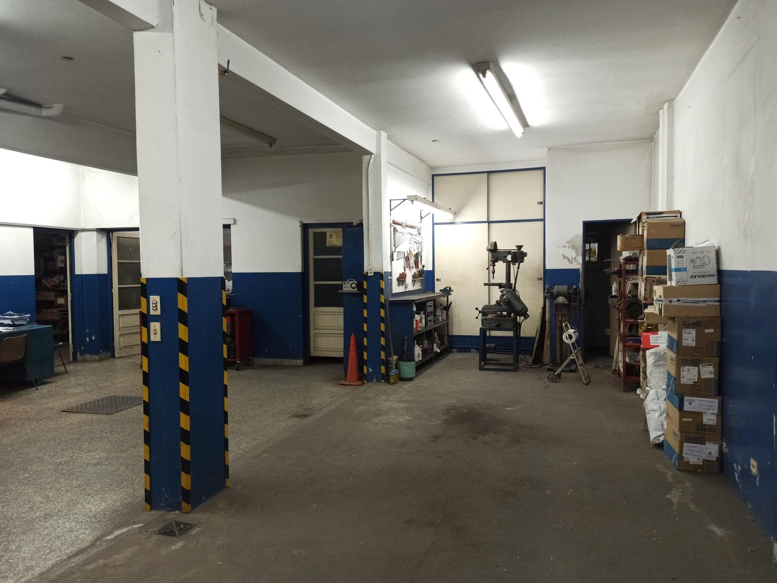 Casa en venta en Ciudadela con 2 Locales Comerciales